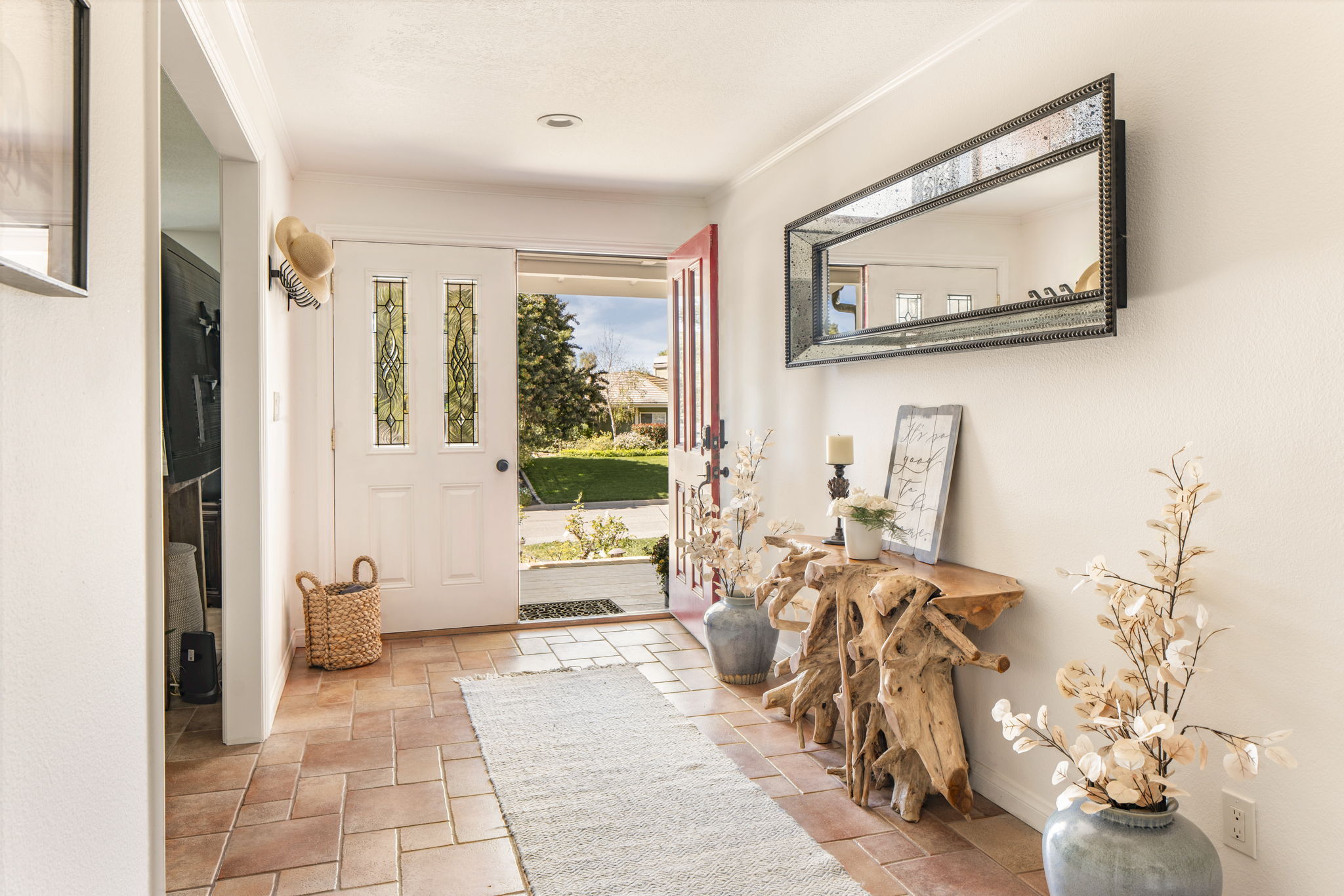  2390 Glenside Lane - 物件實景