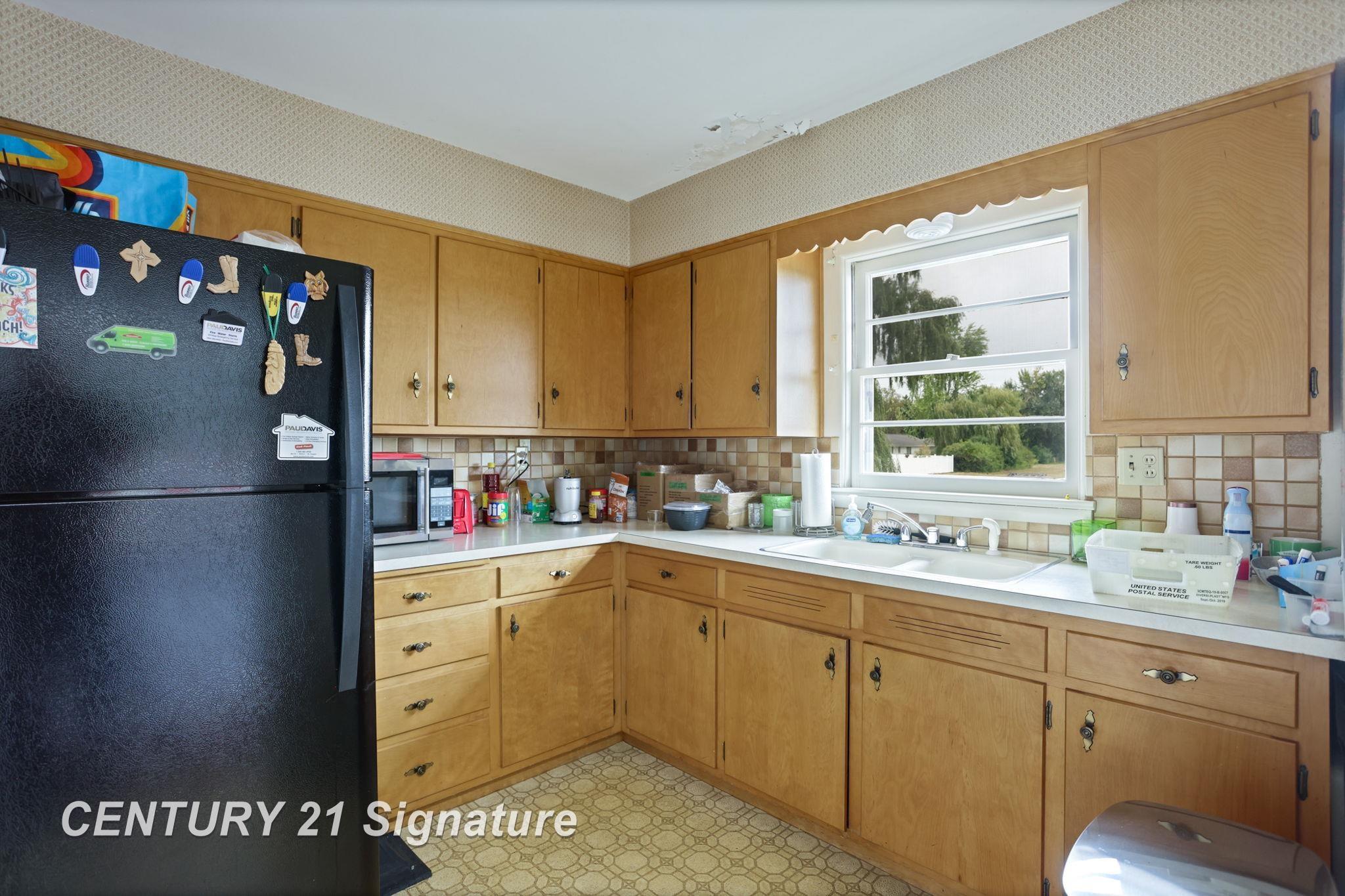 Saginaw, Michigan, 48604, United States, 4 Bedrooms Bedrooms, ,3 BathroomsBathrooms,Residential,For Sale,1980759