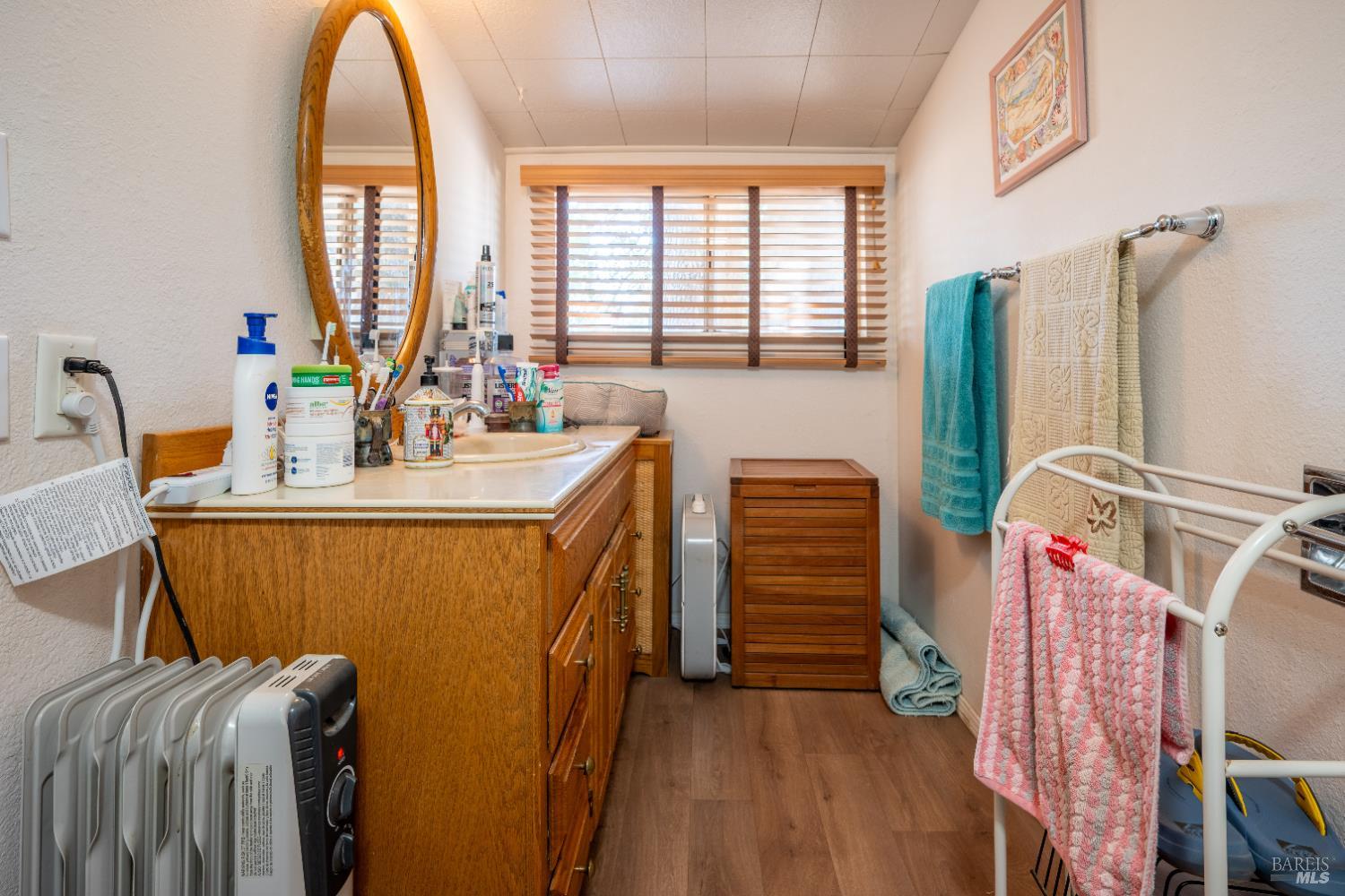 Kelseyville, California, 95451, United States, 3 Bedrooms Bedrooms, ,2 BathroomsBathrooms,Residential,For Sale,1974568