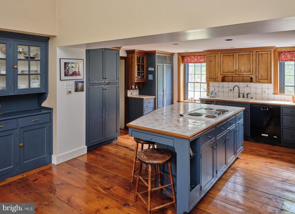 Newtown, Pennsylvania, 18940, United States, 4 Bedrooms Bedrooms, ,4 BathroomsBathrooms,Residential,For Sale,1995554