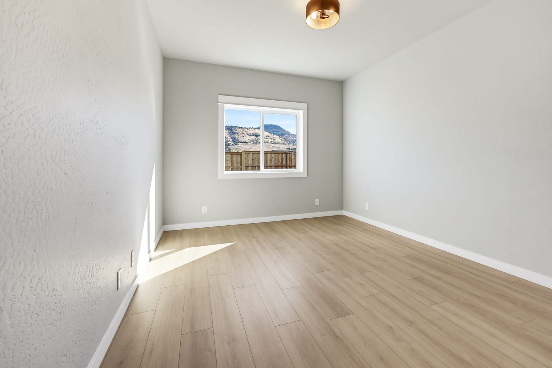  3220 Garner Way Medford, OR 97504 - 物件實景