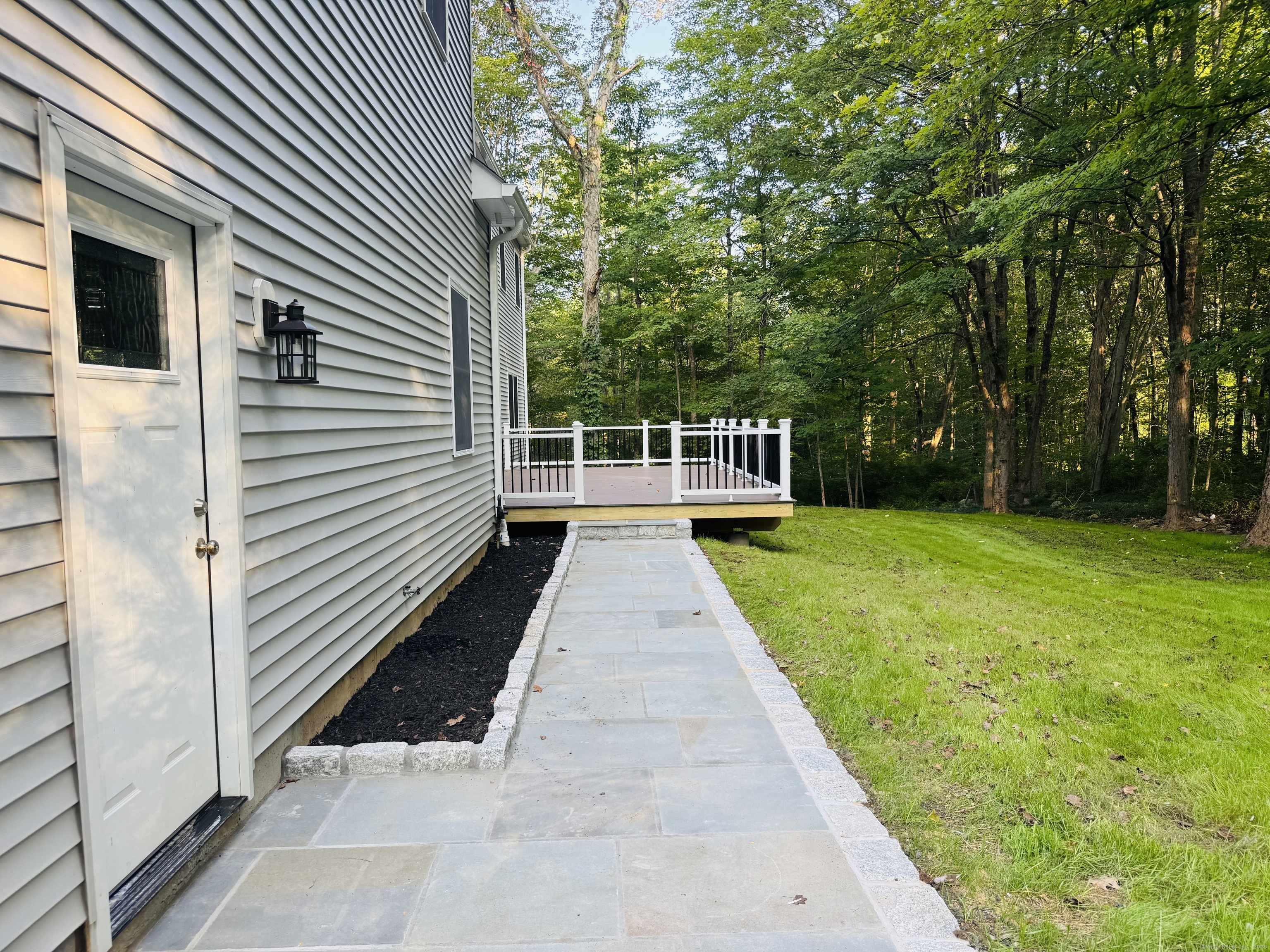 Newtown, Connecticut, 06482, United States, 4 Bedrooms Bedrooms, ,4 BathroomsBathrooms,Residential,For Sale,1917666