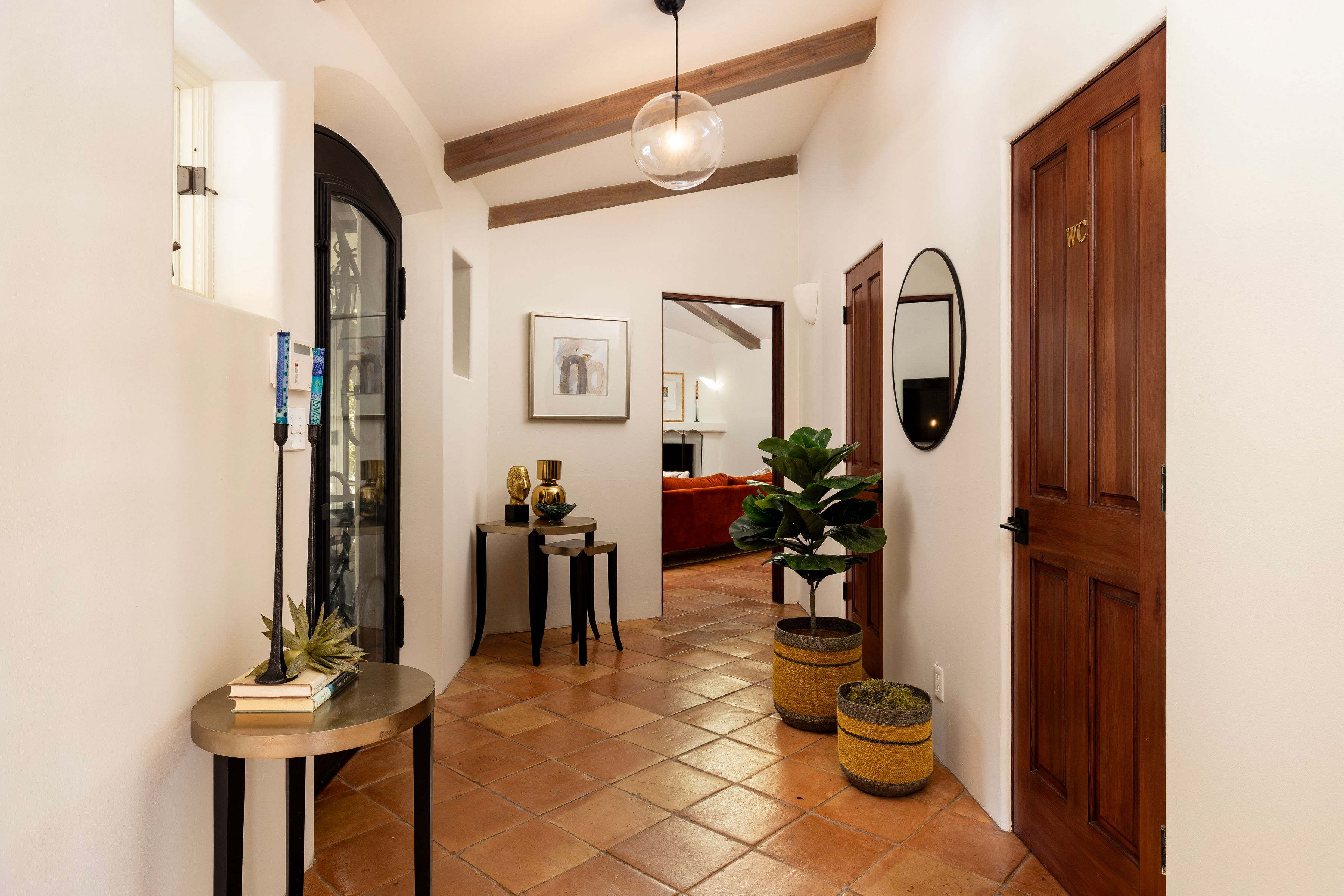  Renovated Spanish-Style Hacienda - 物件實景