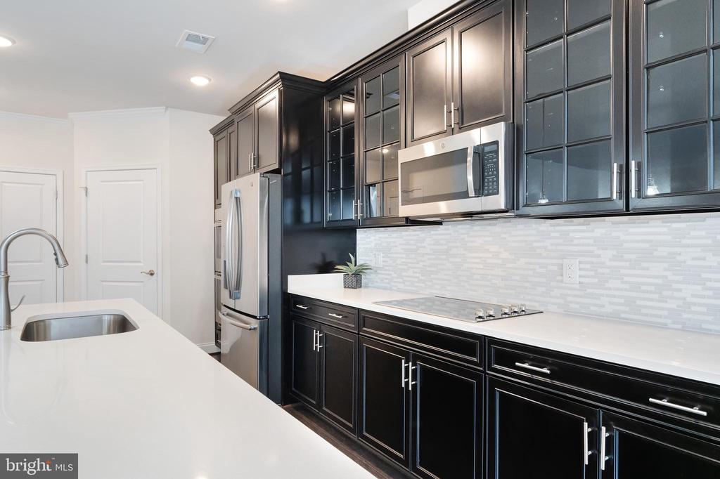 Ashburn, Virginia, 20148, United States, 3 Bedrooms Bedrooms, ,2 BathroomsBathrooms,Residential,For Sale,1977390