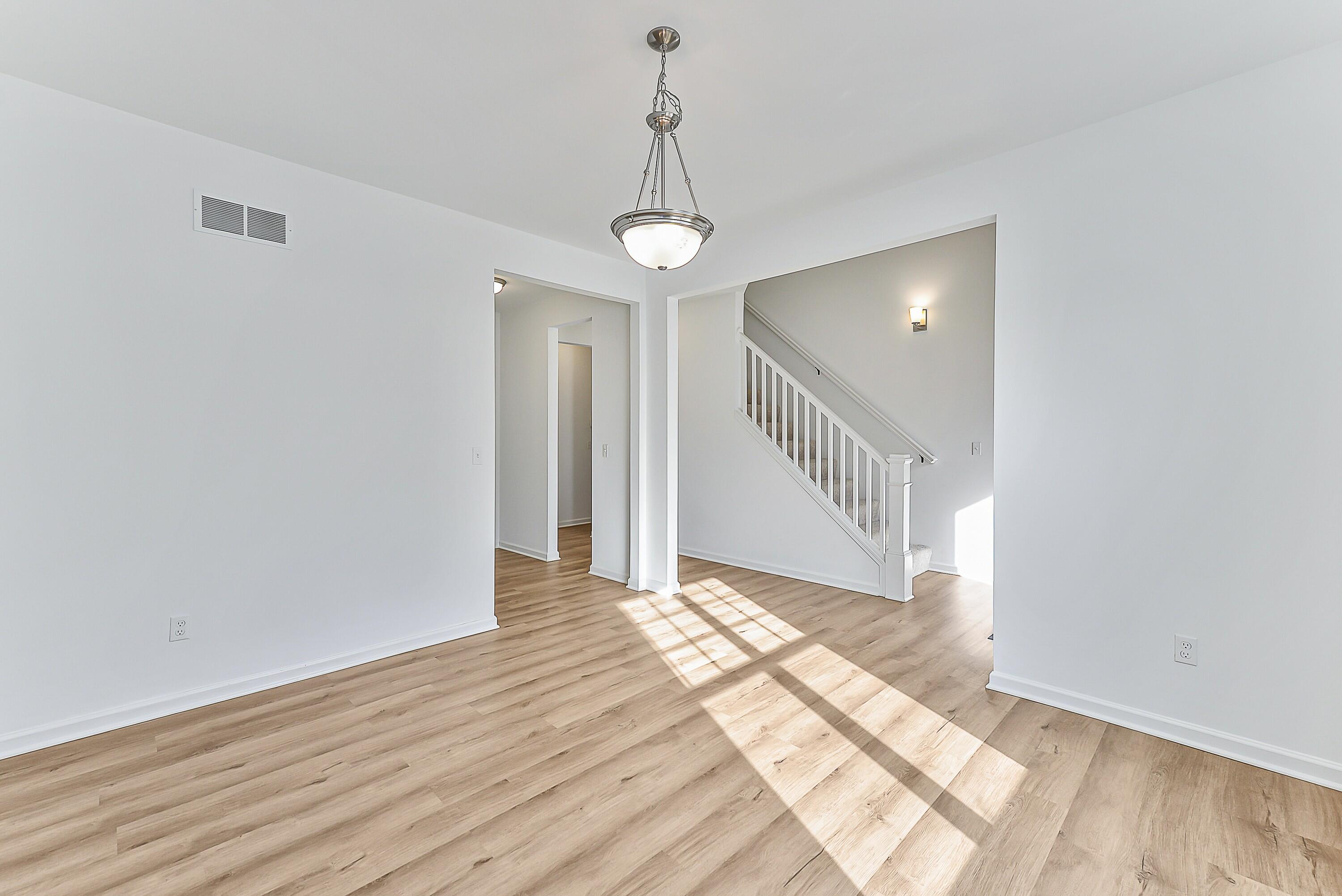 Ann Arbor, Michigan, 48103, United States, 4 Bedrooms Bedrooms, ,3 BathroomsBathrooms,Residential,For Sale,1992162