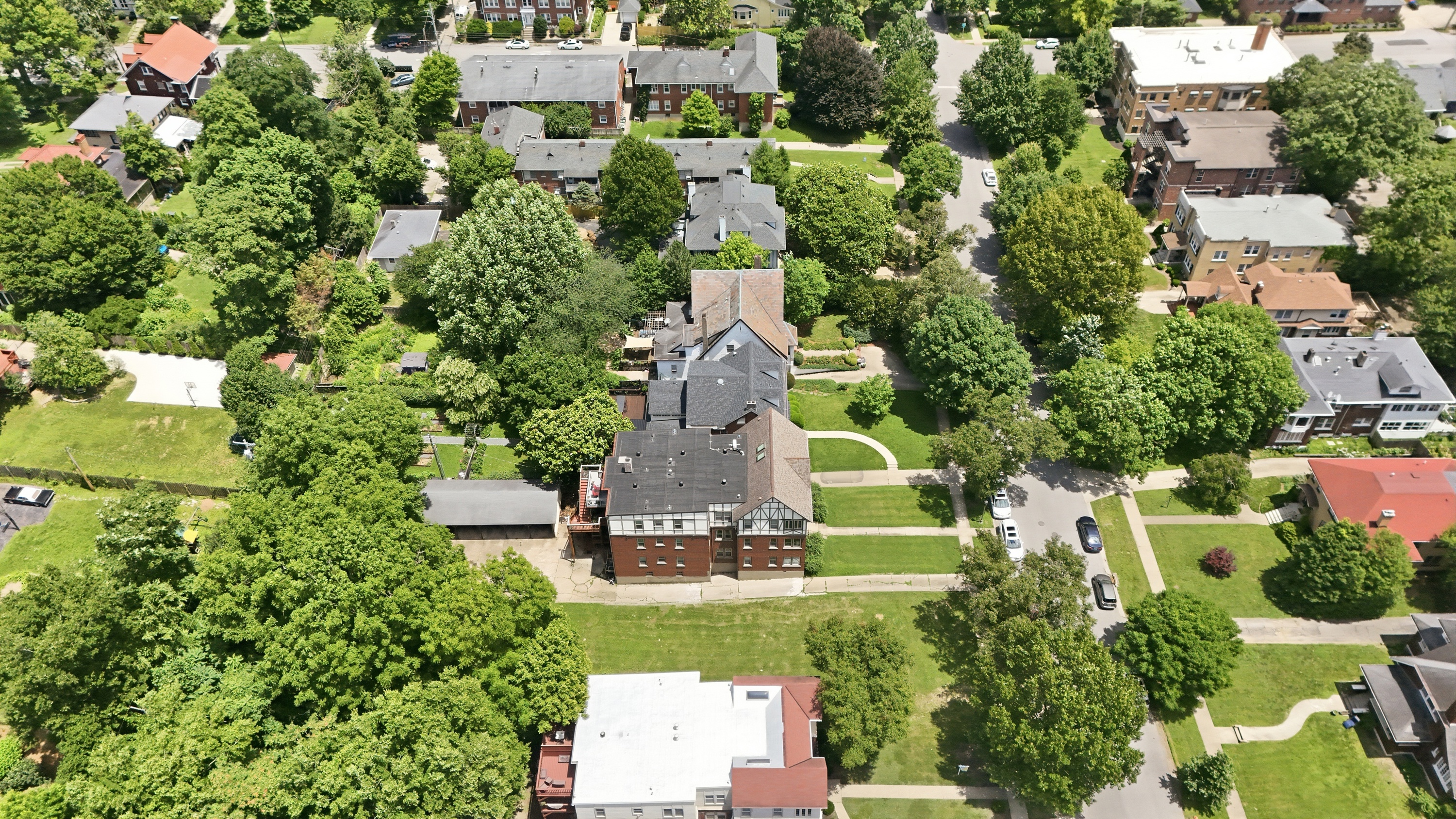  2055 Douglass Boulevard, Louisville, KY 40205 - 物件實景
