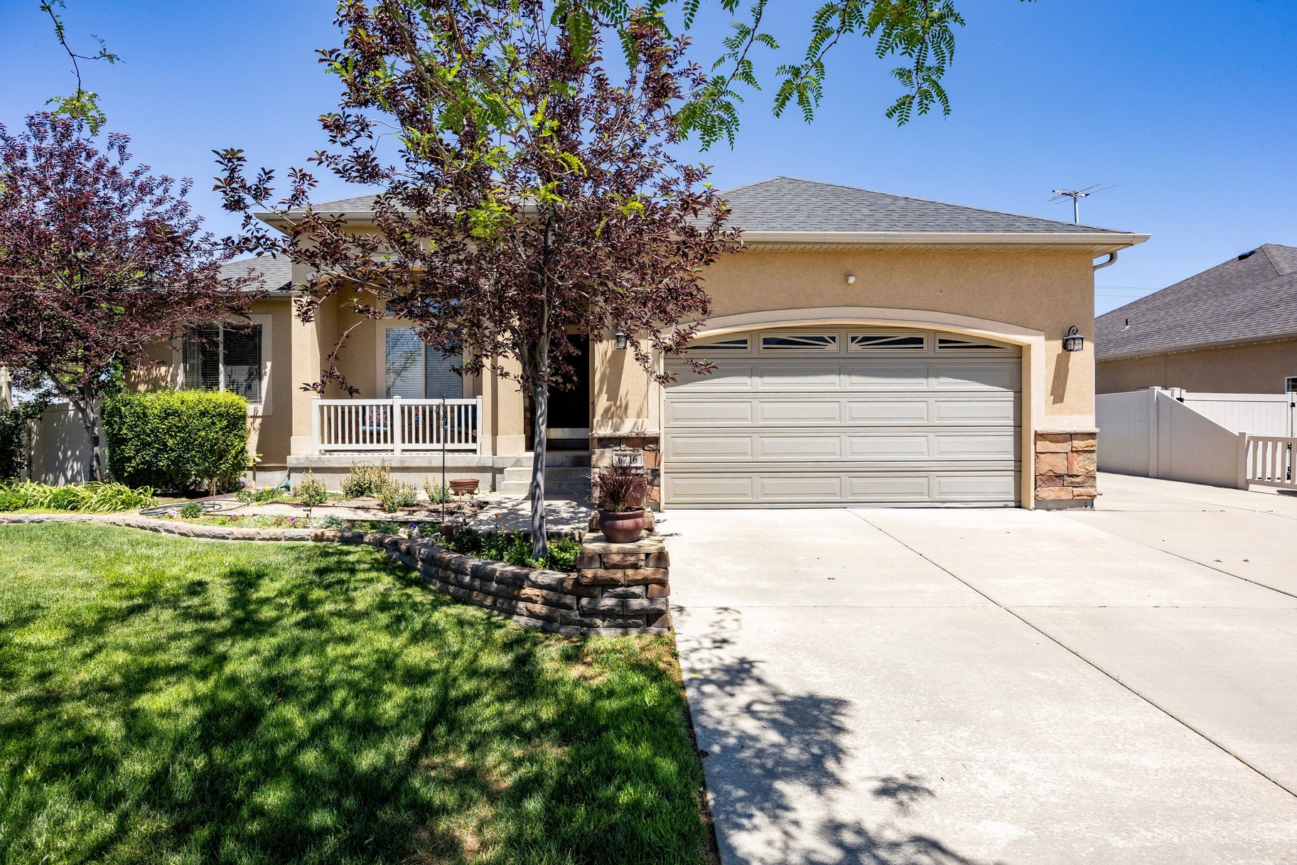  Enjoy Single Level Living at It