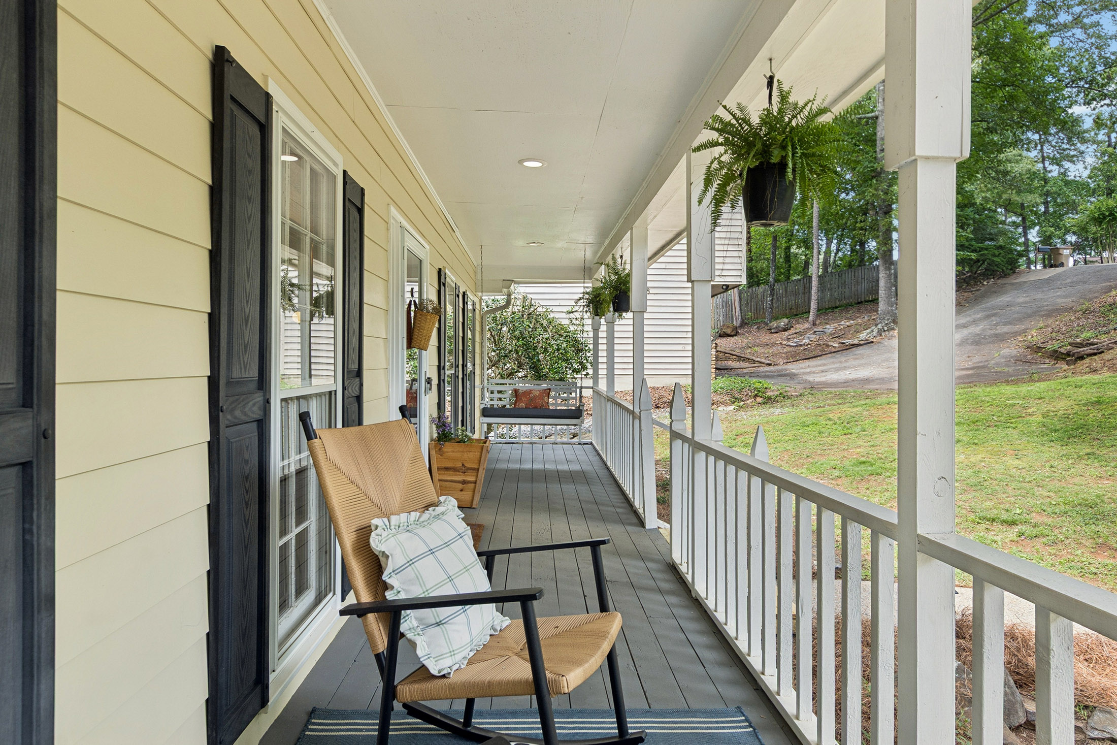  Charming Cape Cod Home Blends Comfort, Functionality and Location - 物件實景