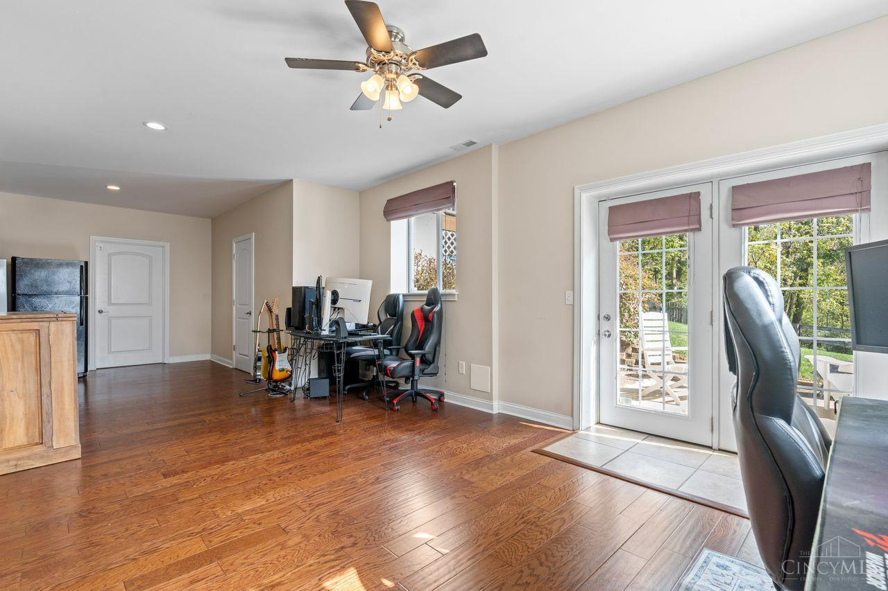 Hamilton Twp, Ohio, 45039, United States, 5 Bedrooms Bedrooms, ,4 BathroomsBathrooms,Residential,For Sale,1989607