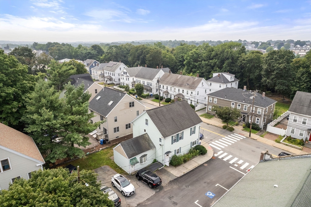 Waltham, Massachusetts, 02453, United States, 2 Bedrooms Bedrooms, ,4 BathroomsBathrooms,Residential,For Sale,1916718