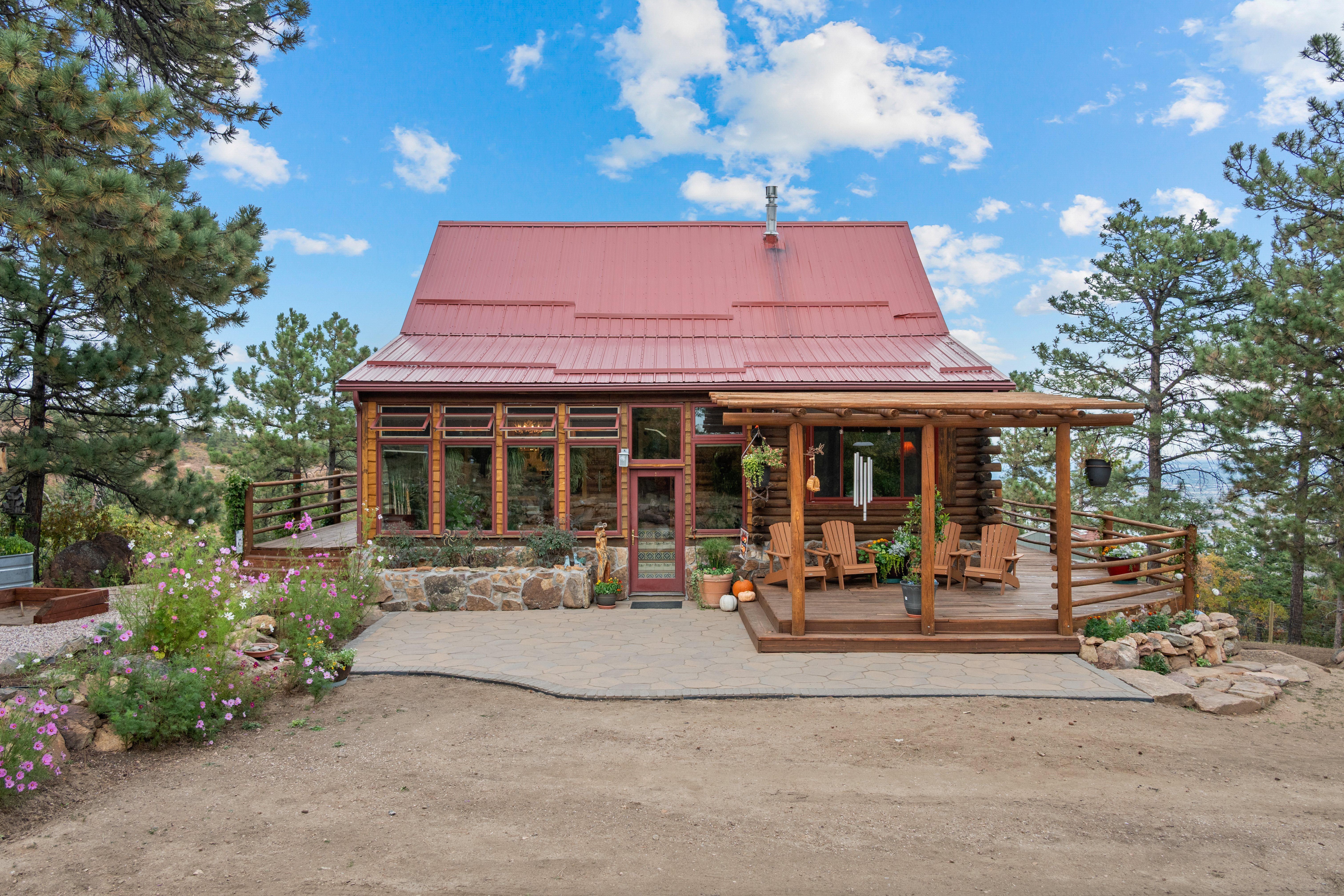 Chatfield Reservoir Log Home on Horse-Friendly 5 Acres with Wrap-Around Decks - 物件實景