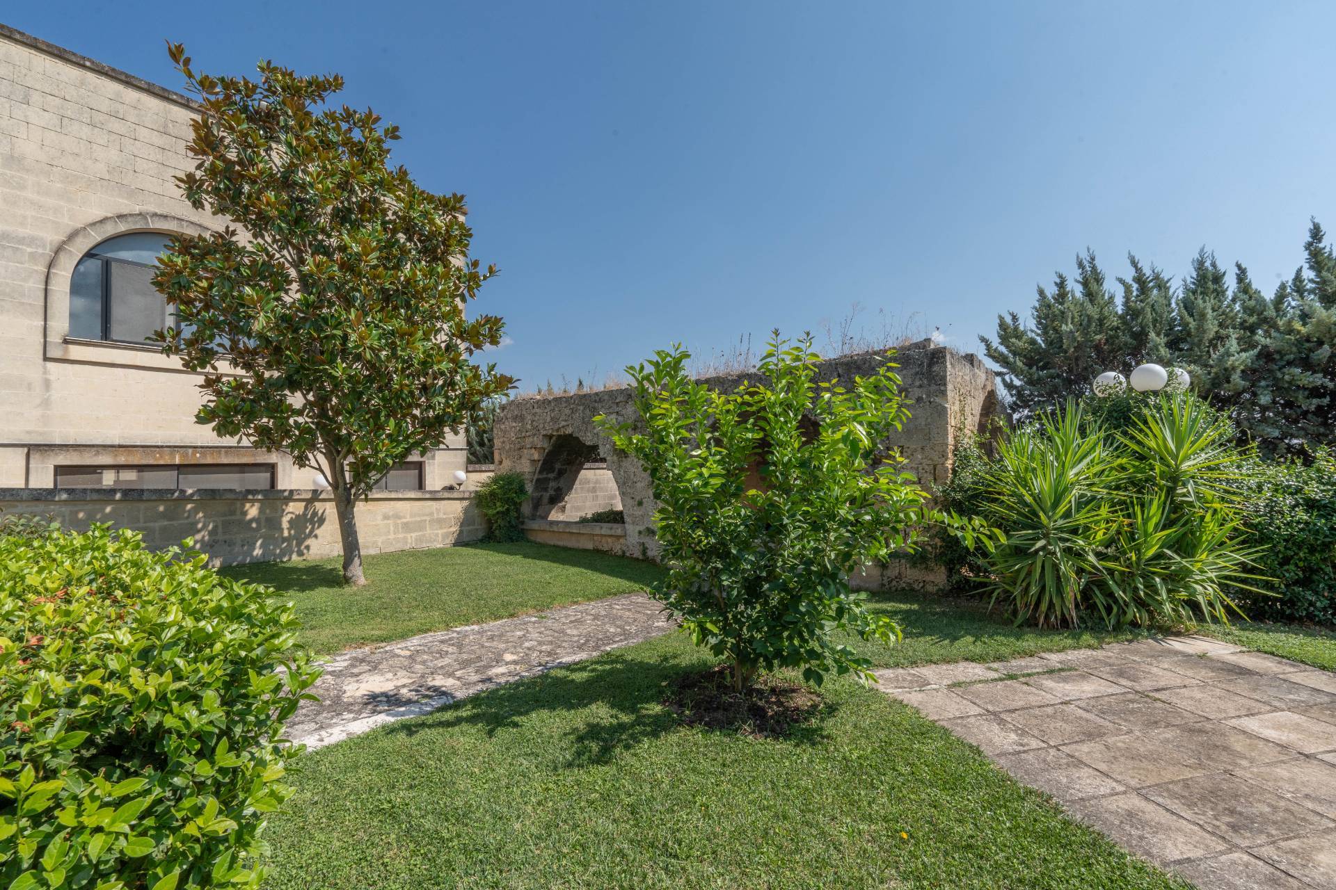 Altamura, Bari, 70022, IT, 21 Bedrooms Bedrooms, ,24 BathroomsBathrooms,Residential,For Sale,1947459