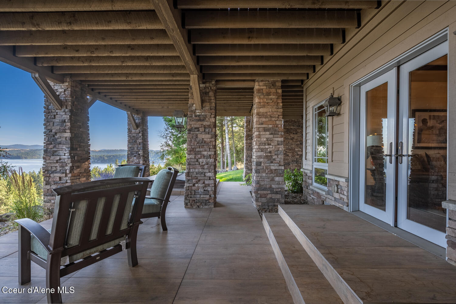 Coeur d'Alene, Idaho, 83814, United States, 4 Bedrooms Bedrooms, ,4 BathroomsBathrooms,Residential,For Sale,1909432