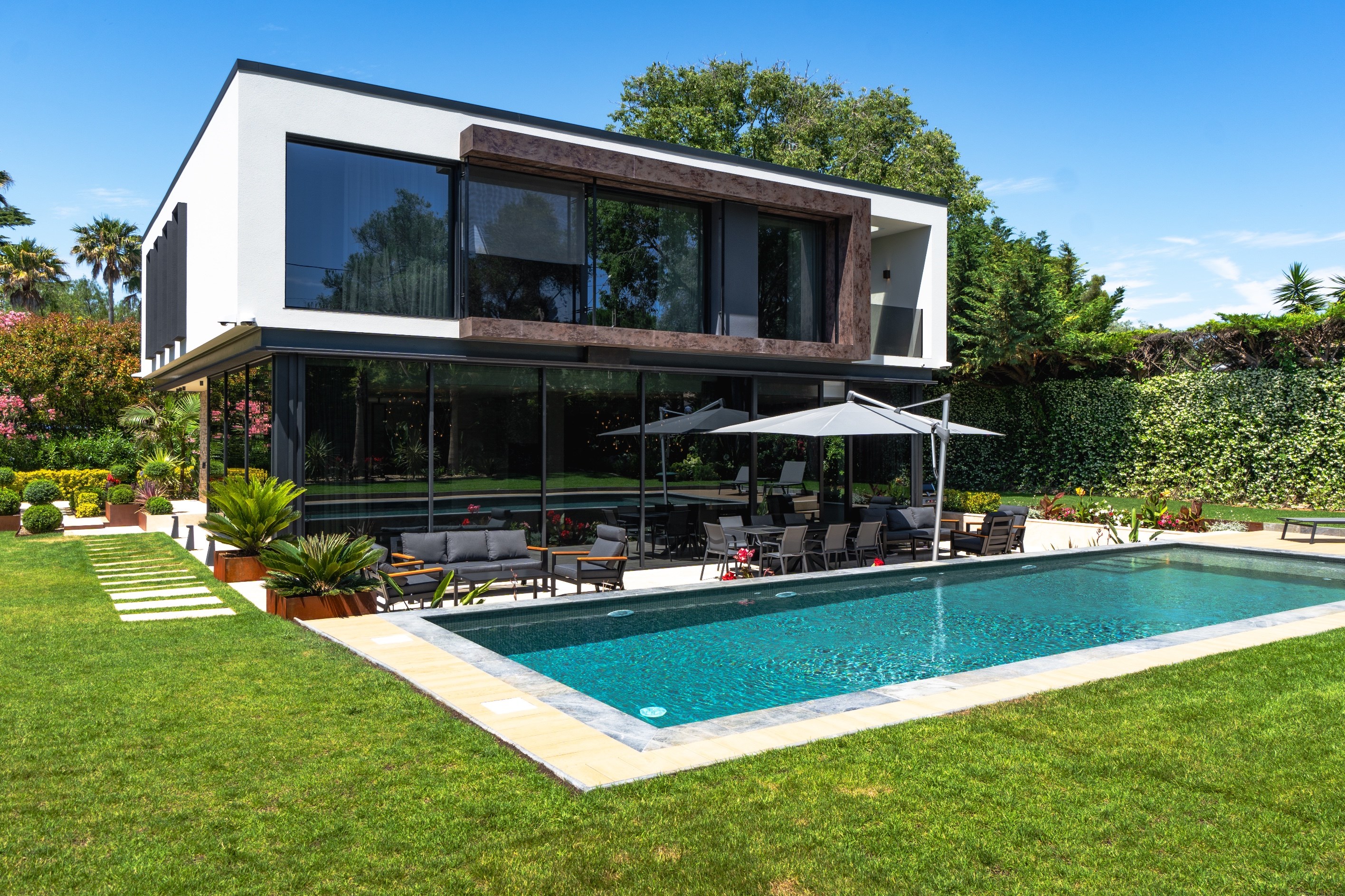  New contemporary luxury villa within a private estate in Cap d’Antibes, walking… - 物件實景