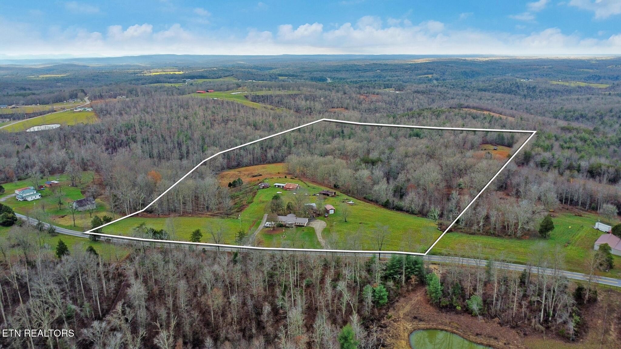 Deer Lodge, Tennessee, 37726, United States, 3 Bedrooms Bedrooms, ,2 BathroomsBathrooms,Residential,For Sale,2006458