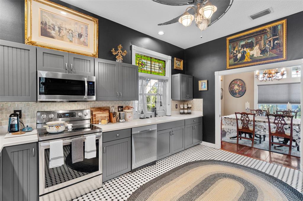 Howey In The Hills, Florida, 34737, United States, 3 Bedrooms Bedrooms, ,3 BathroomsBathrooms,Residential,For Sale,1975502