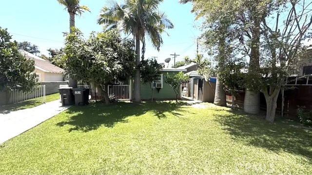 Huntington Park, California, 90255, United States, 4 Bedrooms Bedrooms, ,Residential,For Sale,1836286