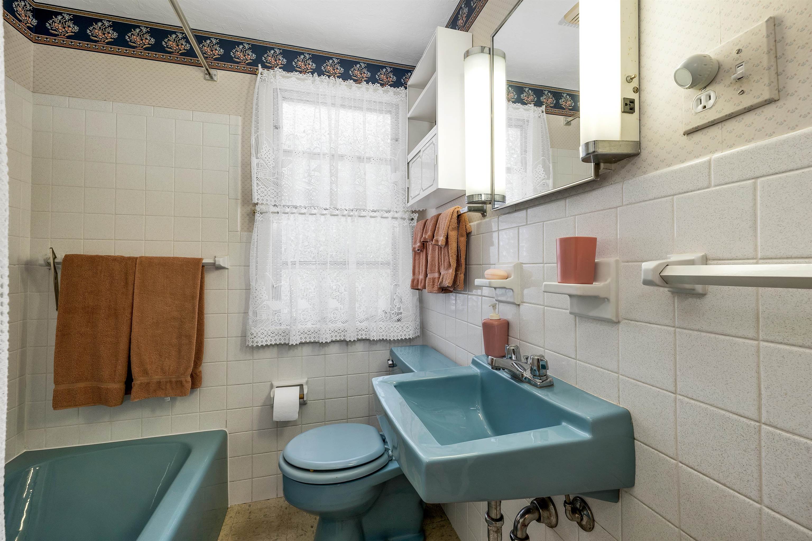 Moultonborough, New Hampshire, 03254, United States, 3 Bedrooms Bedrooms, ,3 BathroomsBathrooms,Residential,For Sale,1901943