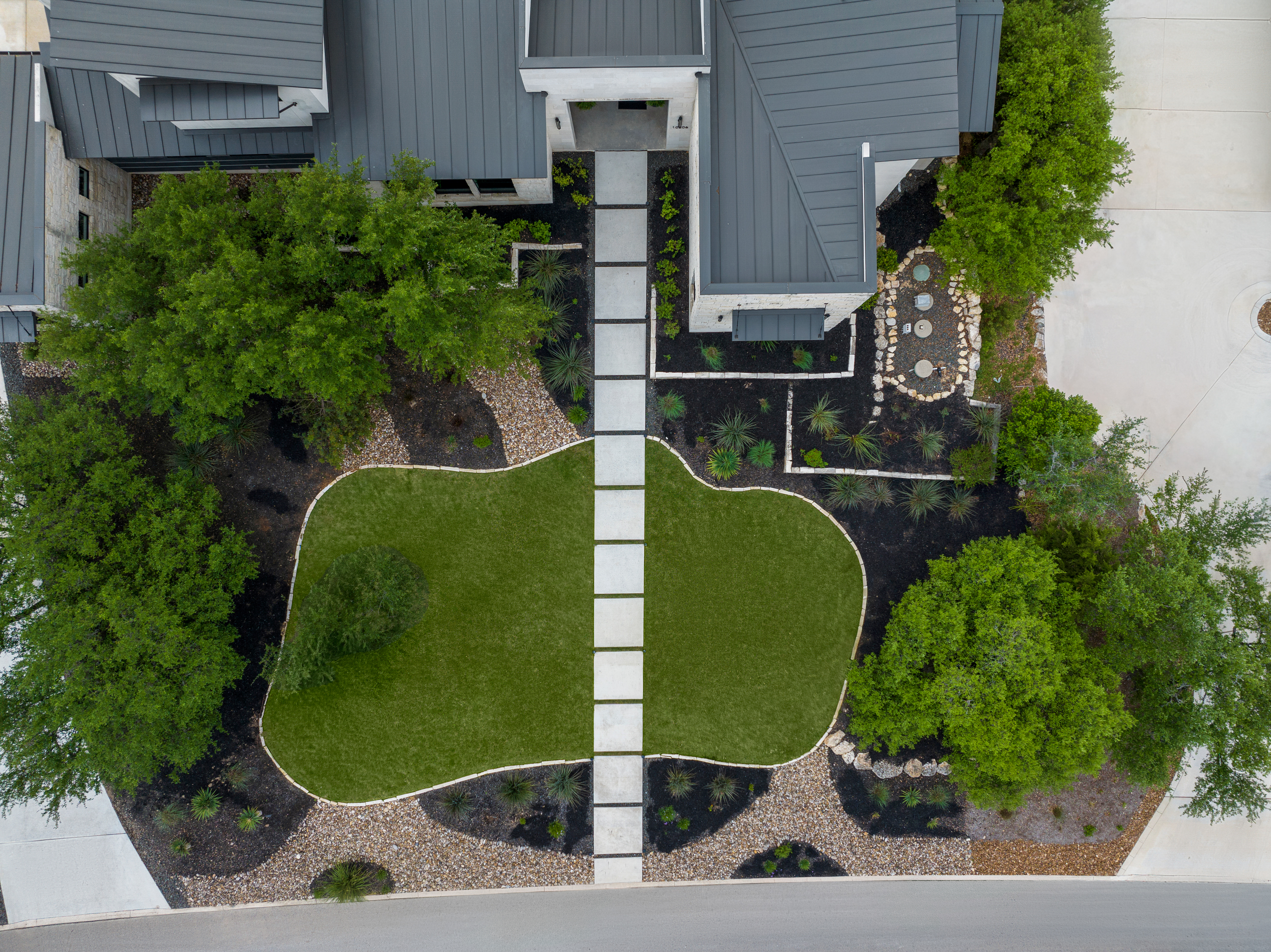  Custom Contemporary with Designer Finishes - 物件實景