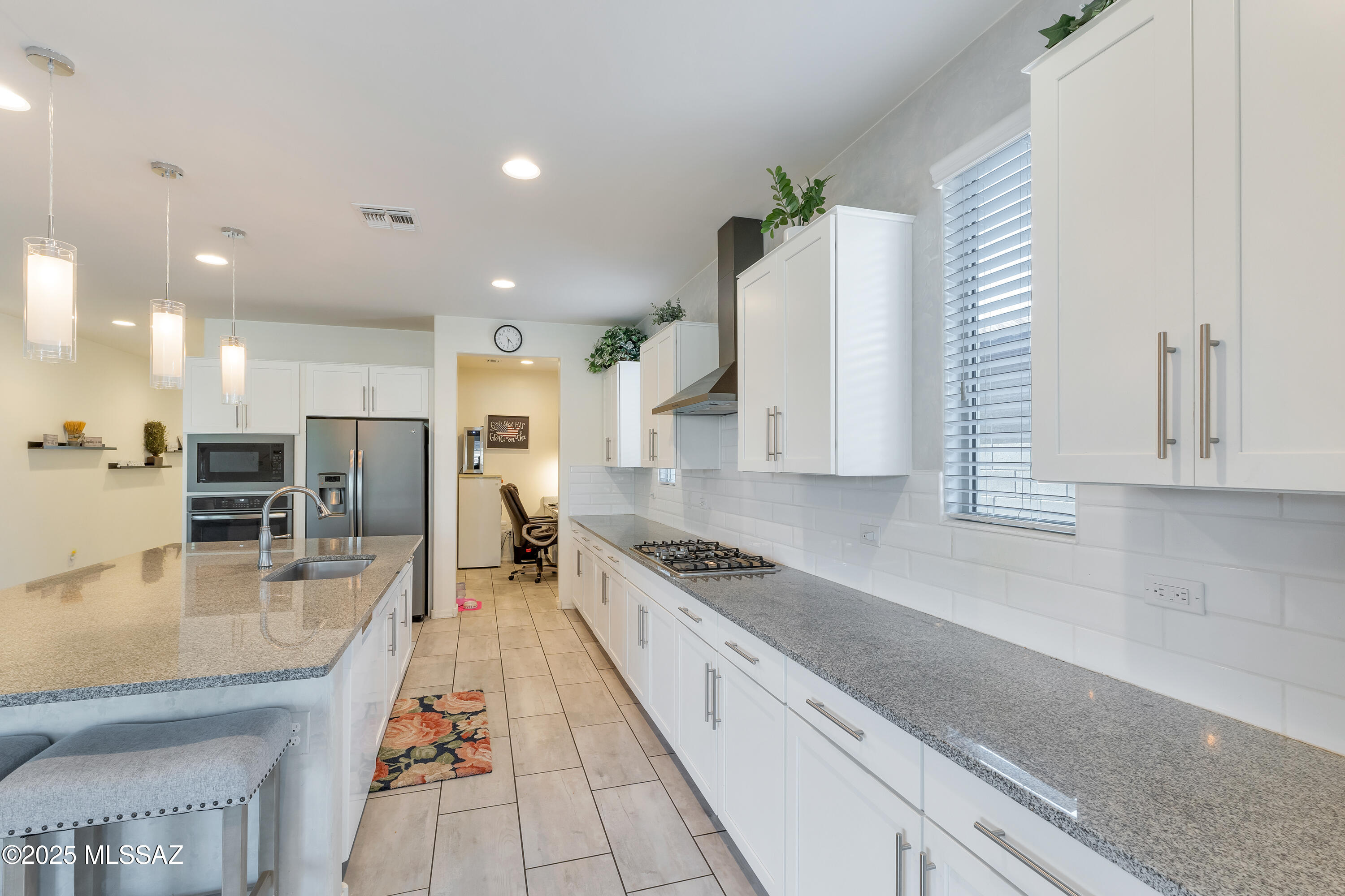 Tucson, Arizona, 85741, United States, 4 Bedrooms Bedrooms, ,3 BathroomsBathrooms,Residential,For Sale,1933342