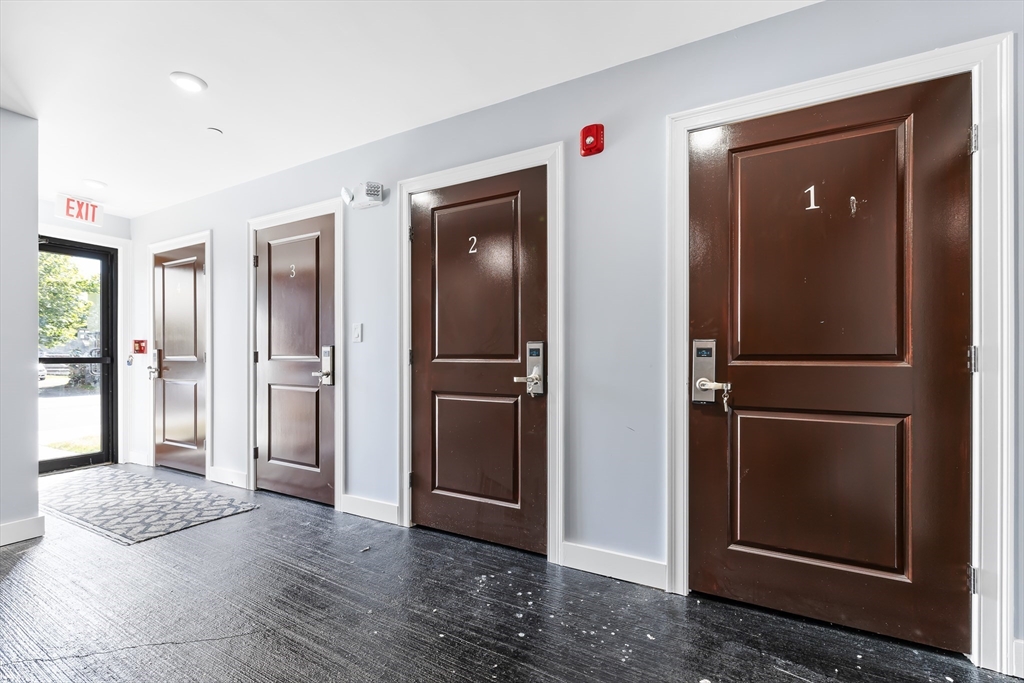 Marlborough, Massachusetts, 01752, United States, 2 Bedrooms Bedrooms, ,2 BathroomsBathrooms,Residential,For Sale,1973002