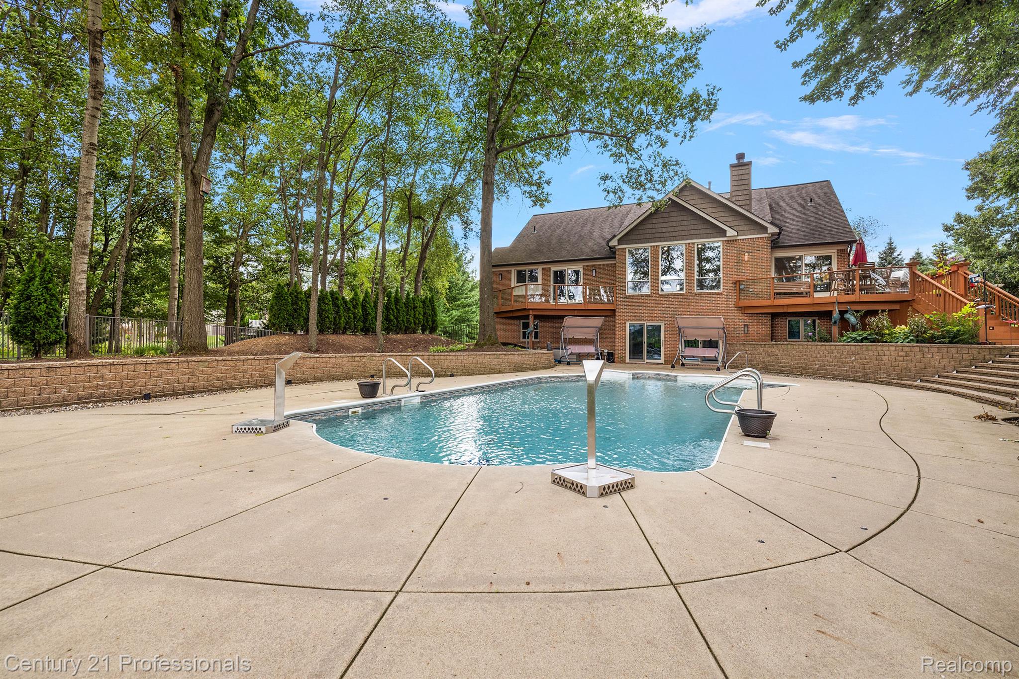 Davisburg, Michigan, 48350, United States, 5 Bedrooms Bedrooms, ,4 BathroomsBathrooms,Residential,For Sale,1978362