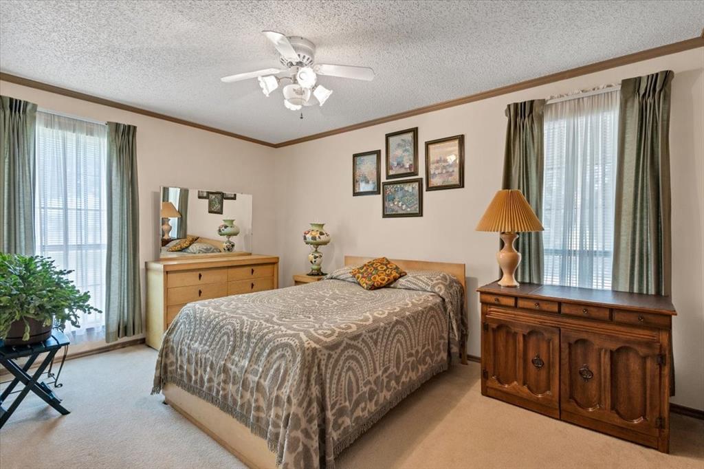 Kaufman, Texas, 75142, United States, 3 Bedrooms Bedrooms, ,2 BathroomsBathrooms,Residential,For Sale,1848066