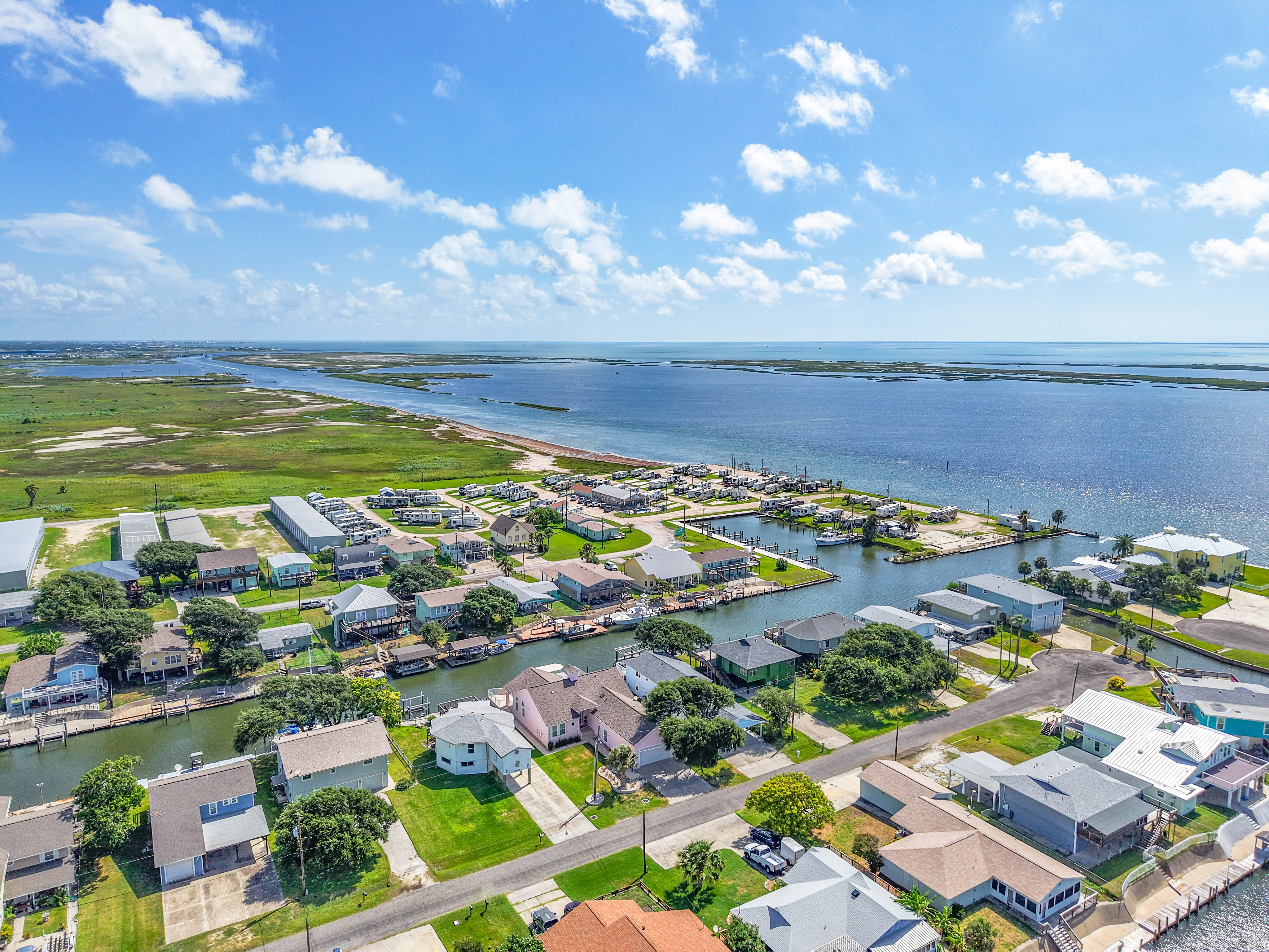  Waterfront Retreat with Heated Pool and Boat Lift - 物件實景