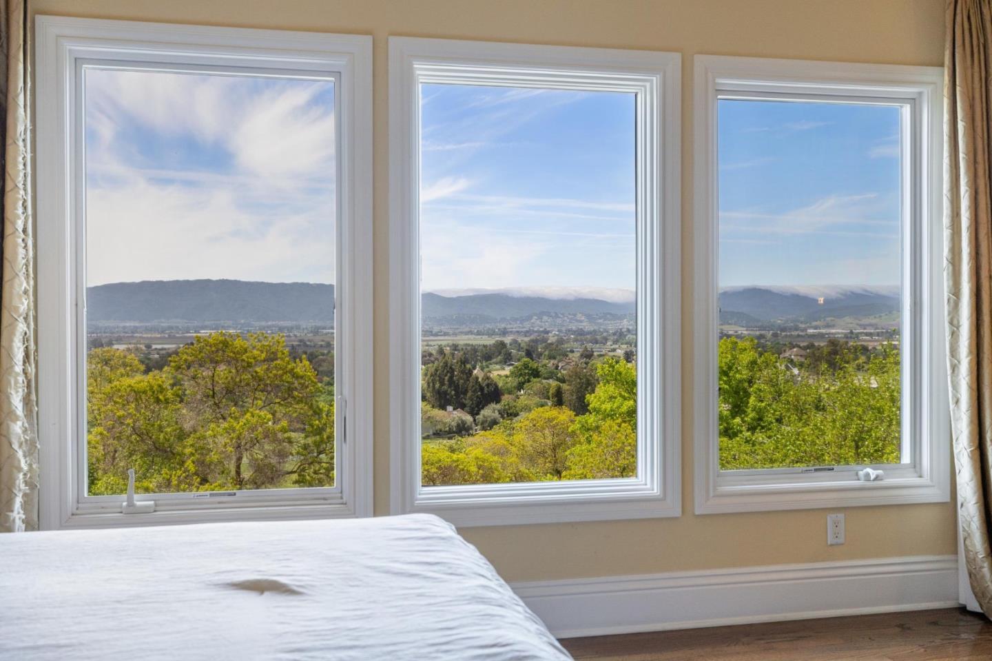 Gilroy, California, 95020, United States, 4 Bedrooms Bedrooms, ,4 BathroomsBathrooms,Residential,For Sale,1912112