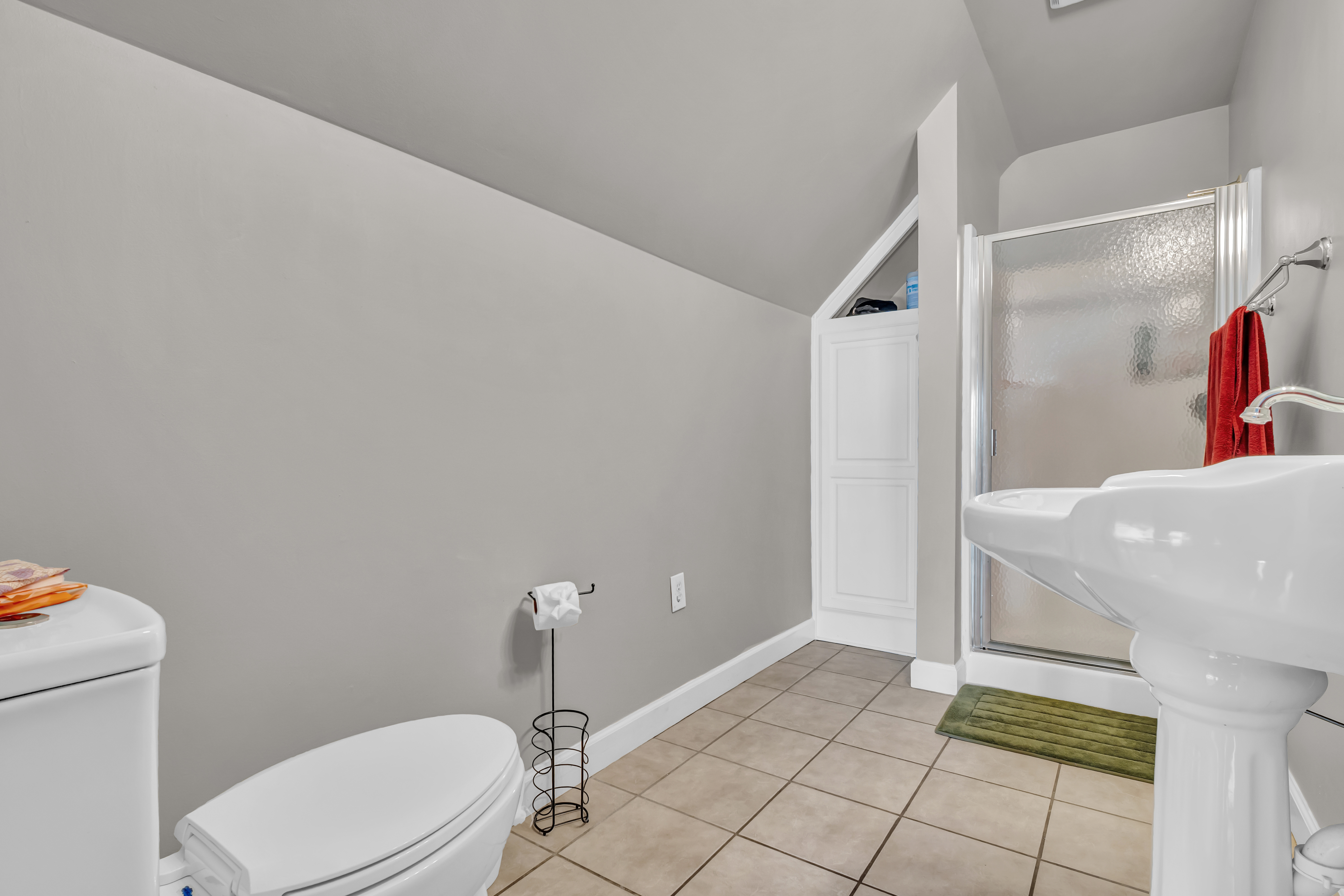 Russellville, Arkansas, 72802, United States, 5 Bedrooms Bedrooms, ,4 BathroomsBathrooms,Residential,For Sale,1866555