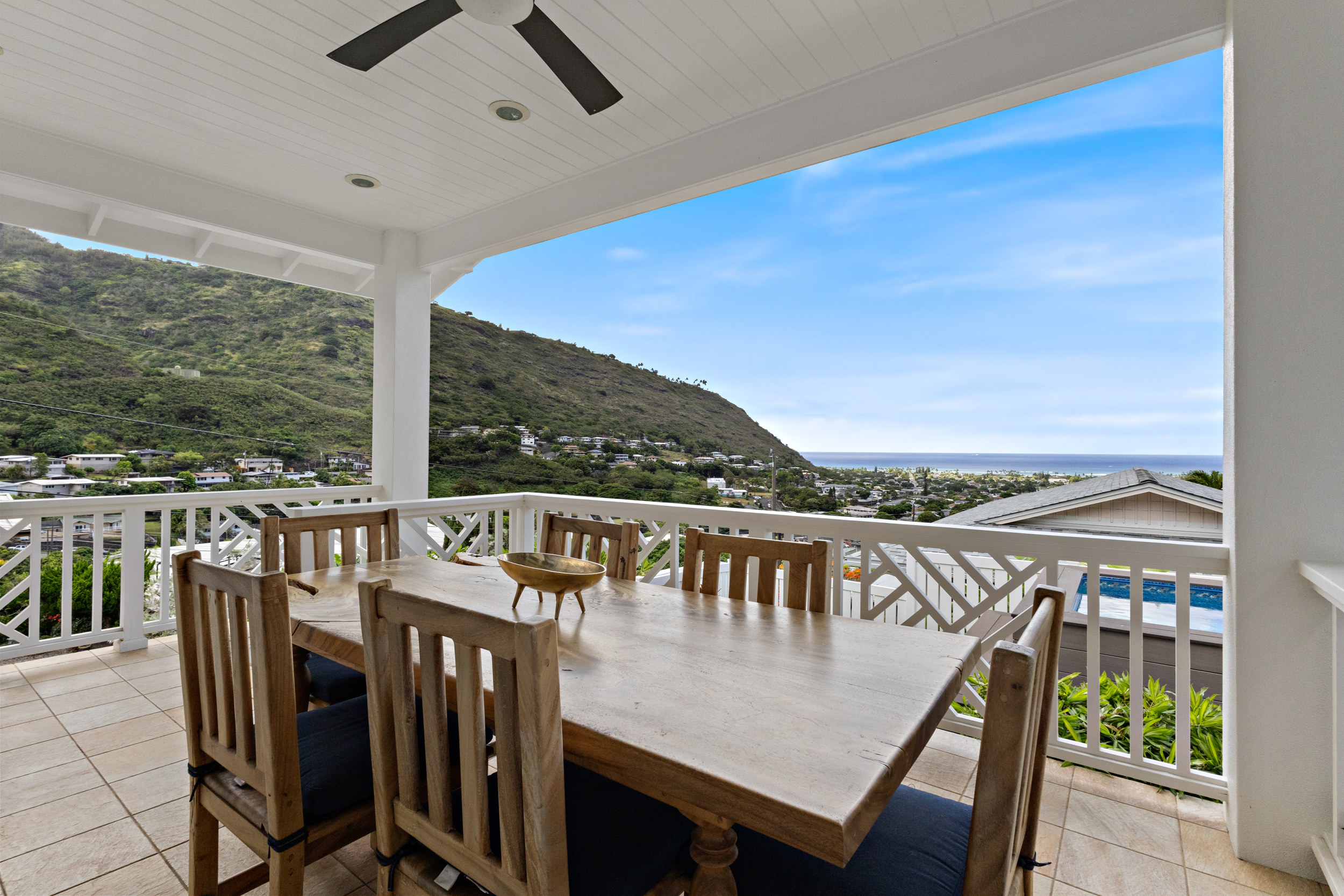 Honolulu, Hawaii, 96821, United States, 3 Bedrooms Bedrooms, ,3 BathroomsBathrooms,Residential,For Sale,1975355