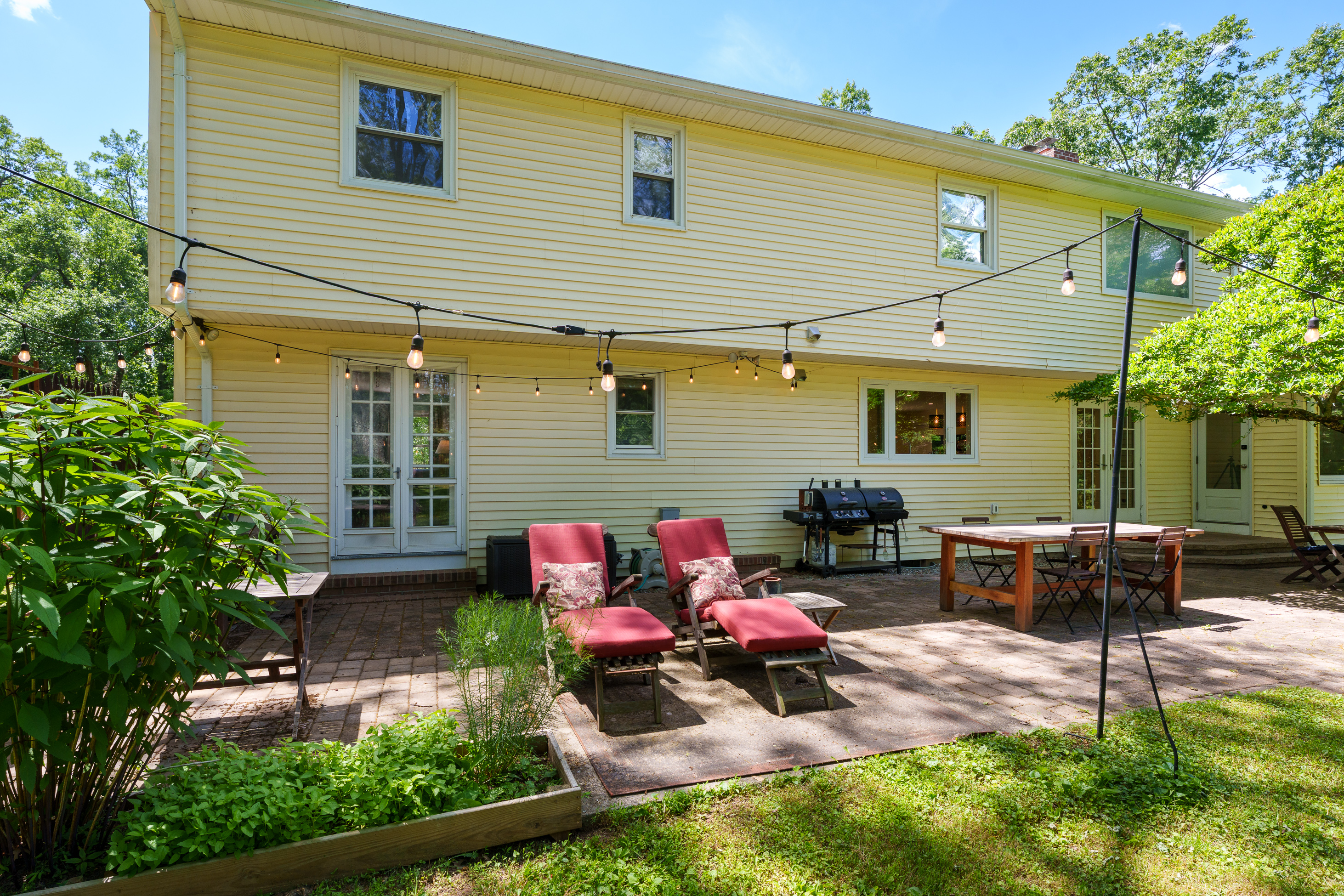  Smart Upgrades and Stylish Spaces Define This Montgomery Township Showstopper - 物件實景