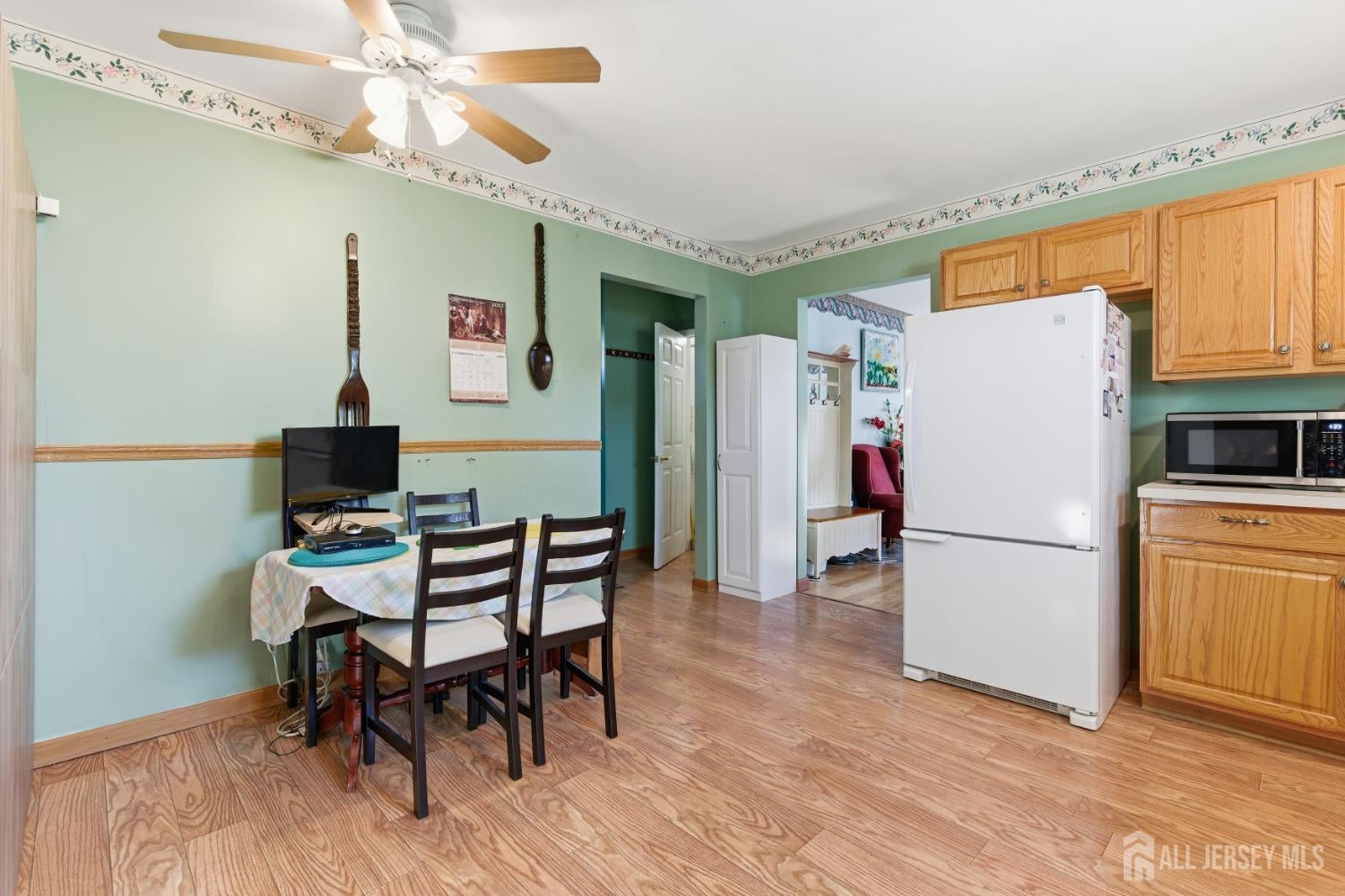 South Amboy, New Jersey, 08879, United States, 3 Bedrooms Bedrooms, ,2 BathroomsBathrooms,Residential,For Sale,2005164