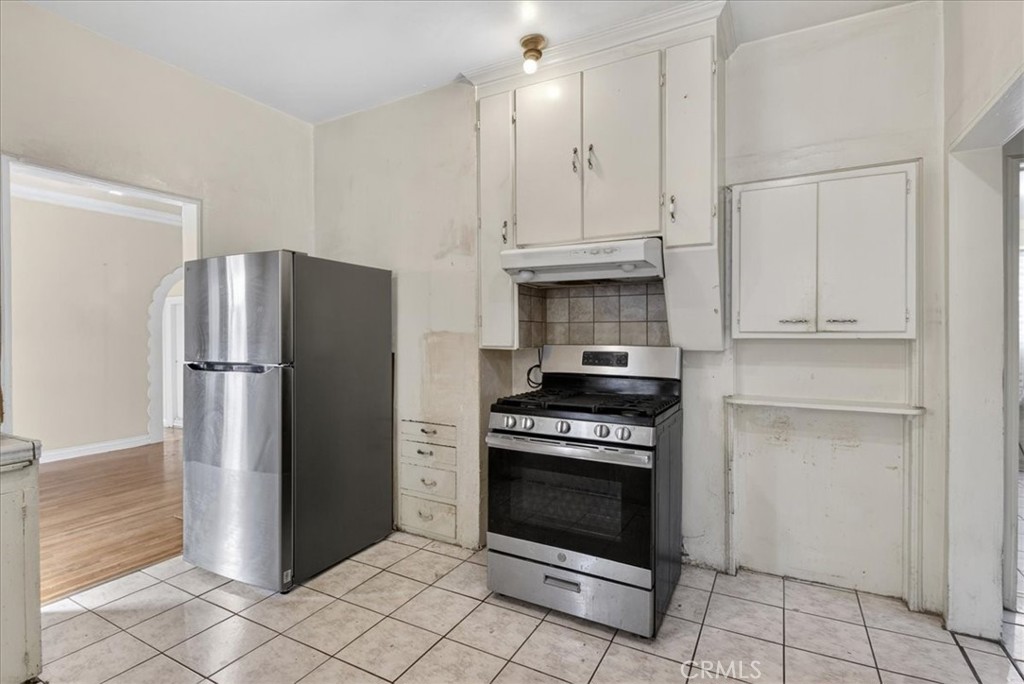 Lynwood, California, 90262, United States, 4 Bedrooms Bedrooms, ,1 BathroomBathrooms,Residential,For Sale,2013779