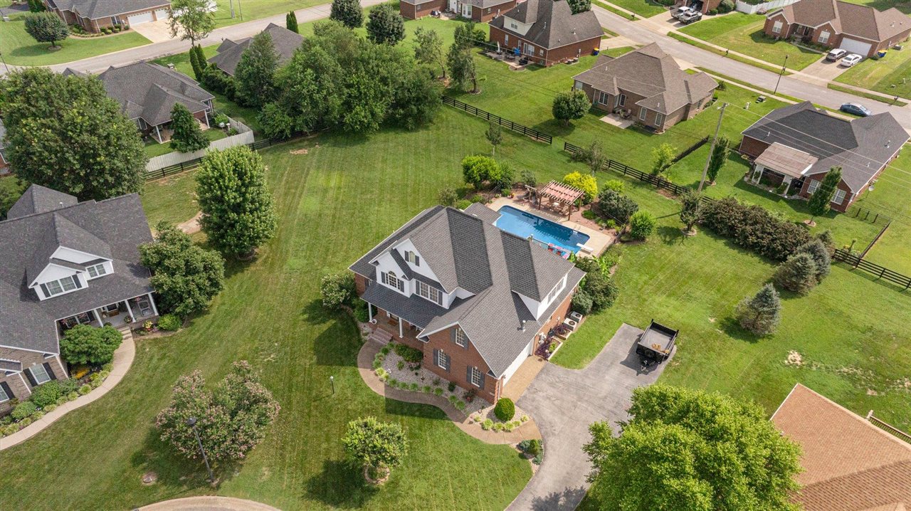 Bowling Green, Kentucky, 42104, United States, 6 Bedrooms Bedrooms, ,4 BathroomsBathrooms,Residential,For Sale,1882789