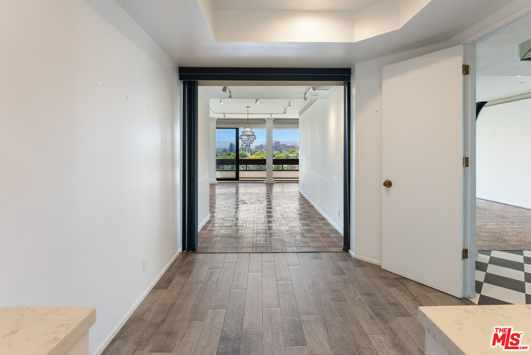 Los Angeles, California, 90024, United States, 2 Bedrooms Bedrooms, ,3 BathroomsBathrooms,Residential,For Sale,1883580