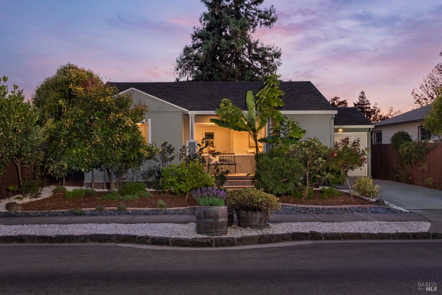 Petaluma, California, 94952, United States, 2 Bedrooms Bedrooms, ,1 BathroomBathrooms,Residential,For Sale,1934208