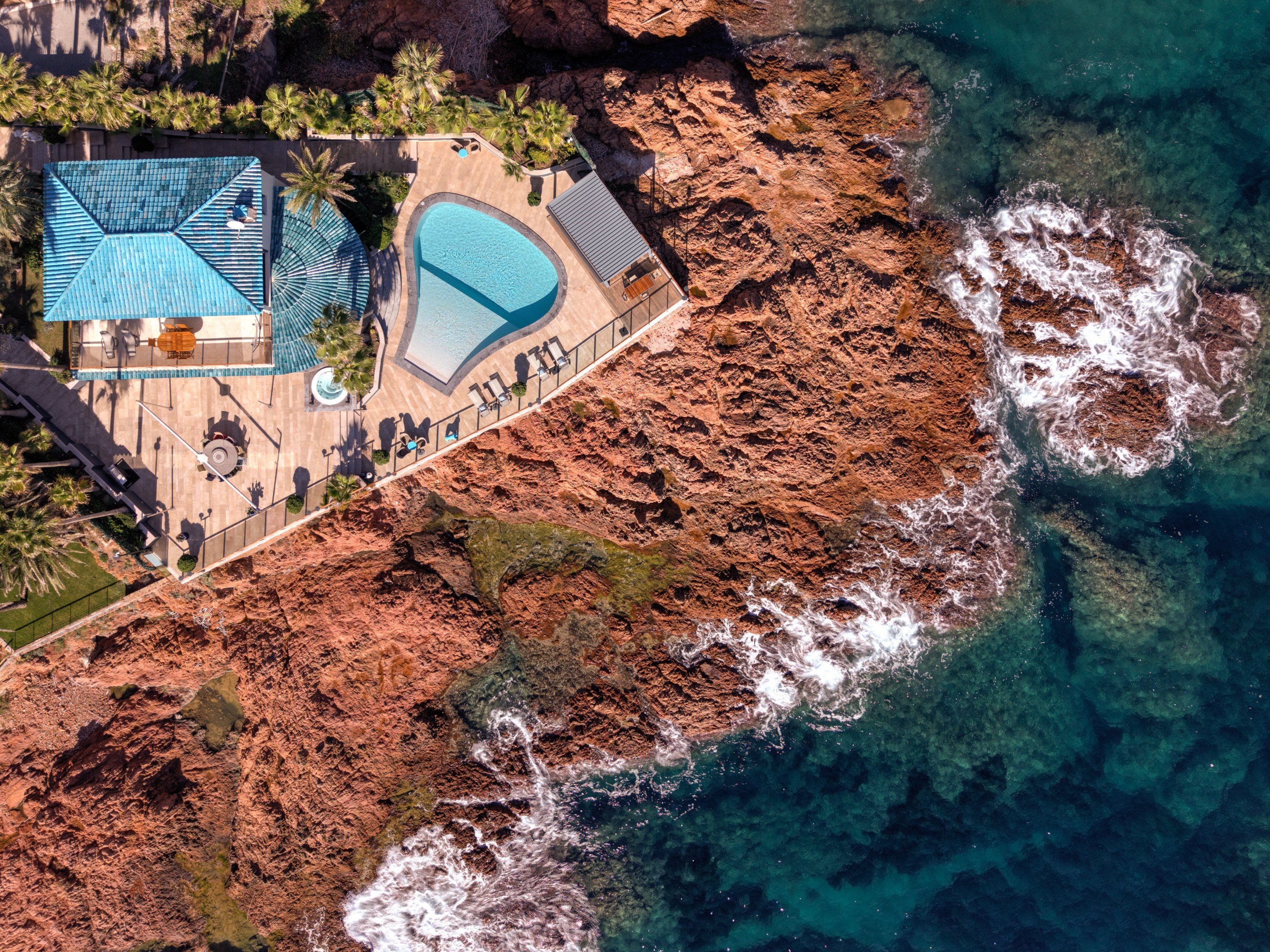  Seafront villa in Anthéor Corniche d’Or, French Riviera, Between Cannes and Sai… - 物件實景