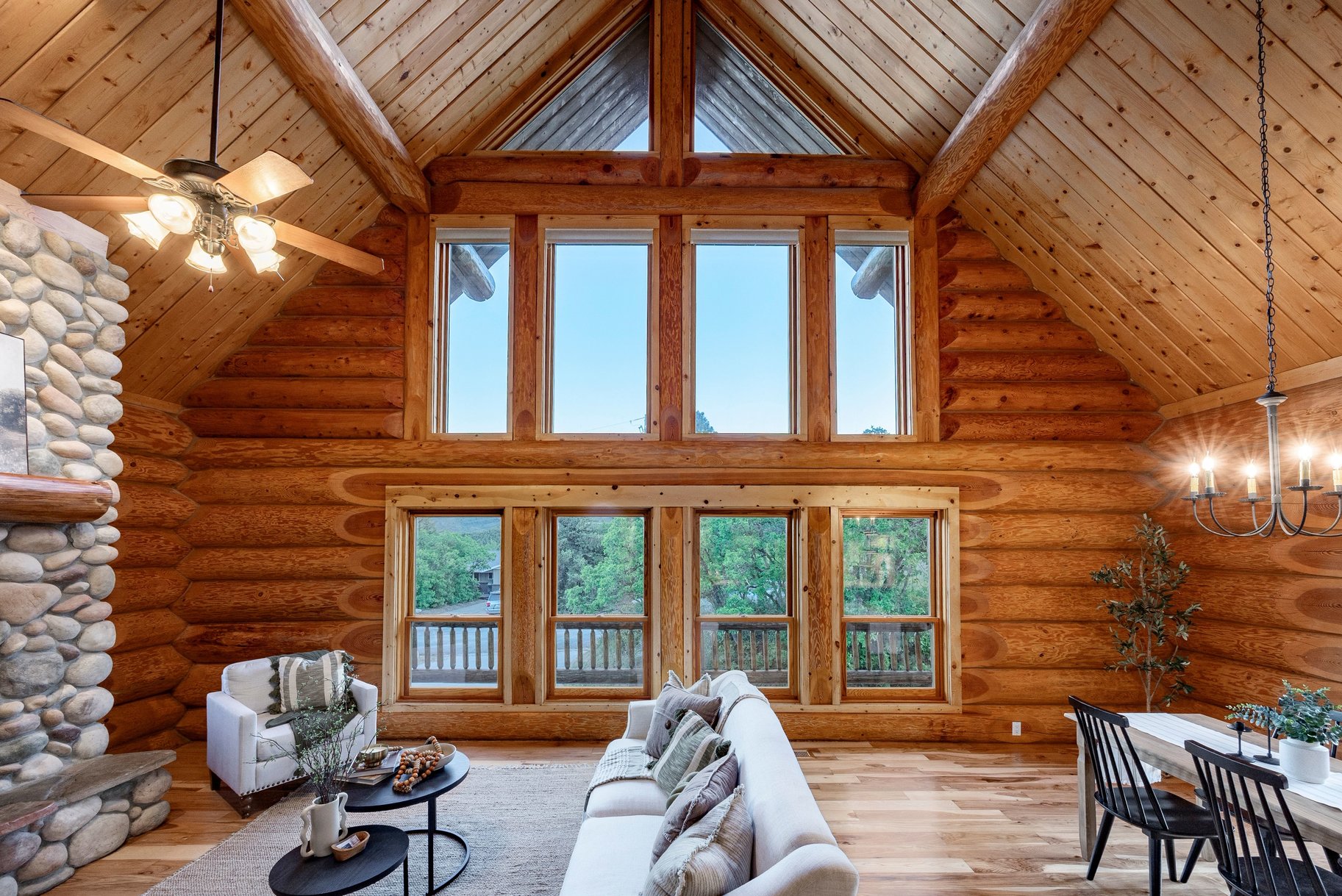  Refined Mountain Home on 1.27 Acres Near Snowbasin - 物件實景