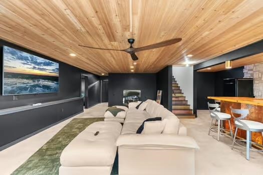 Viola, Wisconsin, 54664, United States, 5 Bedrooms Bedrooms, ,4 BathroomsBathrooms,Residential,For Sale,1974887