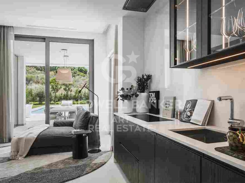 Estepona, Andalusia, ES, 5 Bedrooms Bedrooms, ,5 BathroomsBathrooms,Residential,For Sale,1796755