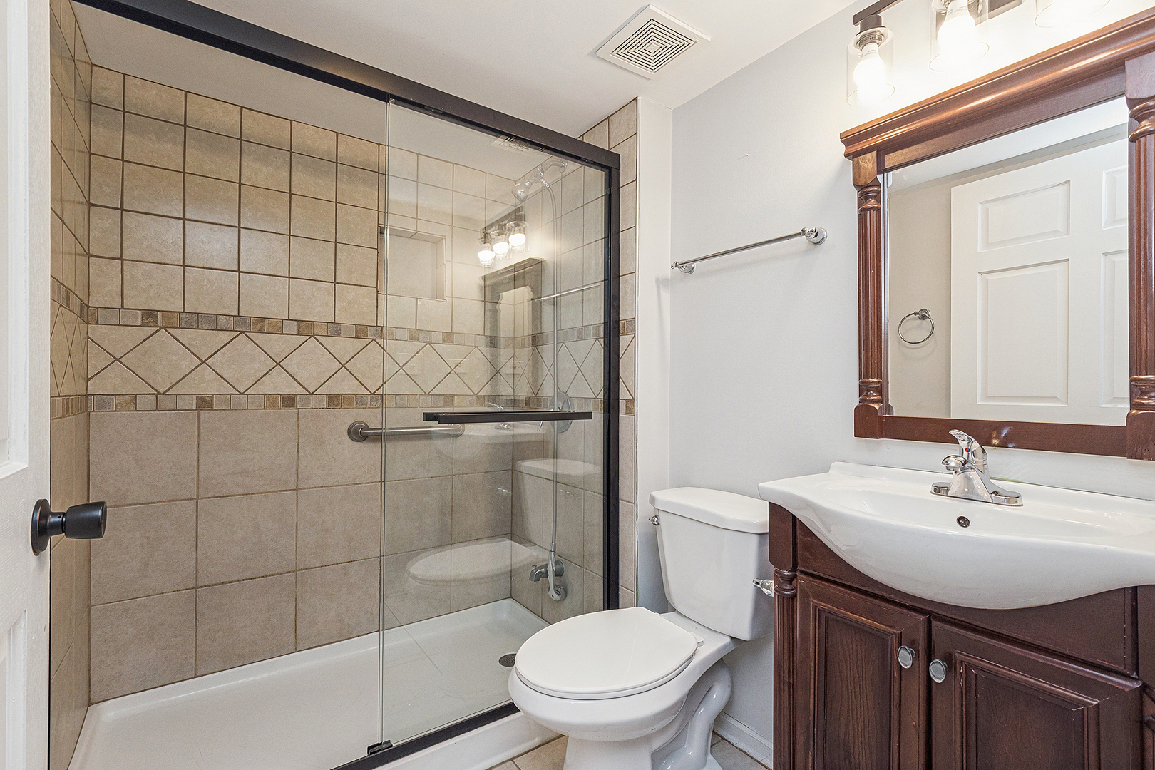 Orland Park, Illinois, 60467, United States, 4 Bedrooms Bedrooms, ,3 BathroomsBathrooms,Residential,For Sale,2000619