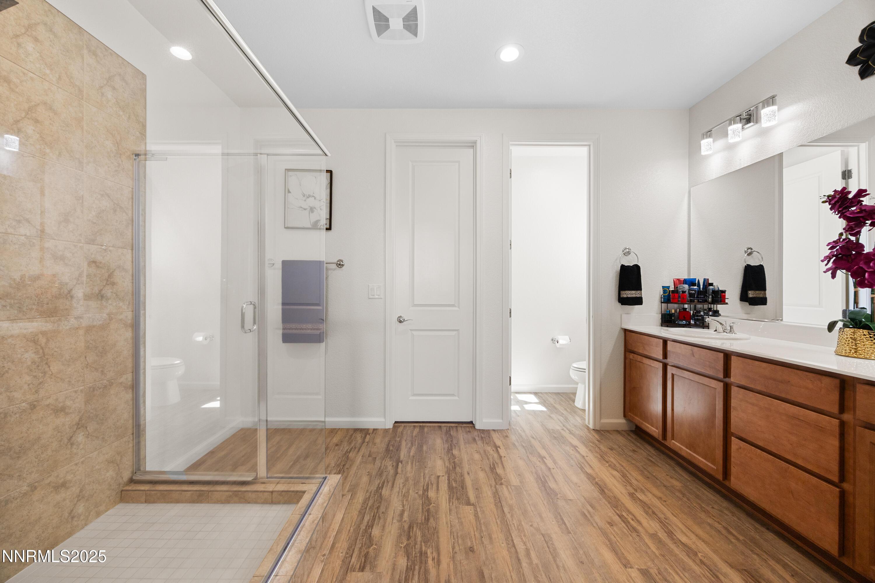 Sparks, Nevada, 89436, United States, 5 Bedrooms Bedrooms, ,4 BathroomsBathrooms,Residential,For Sale,1908549