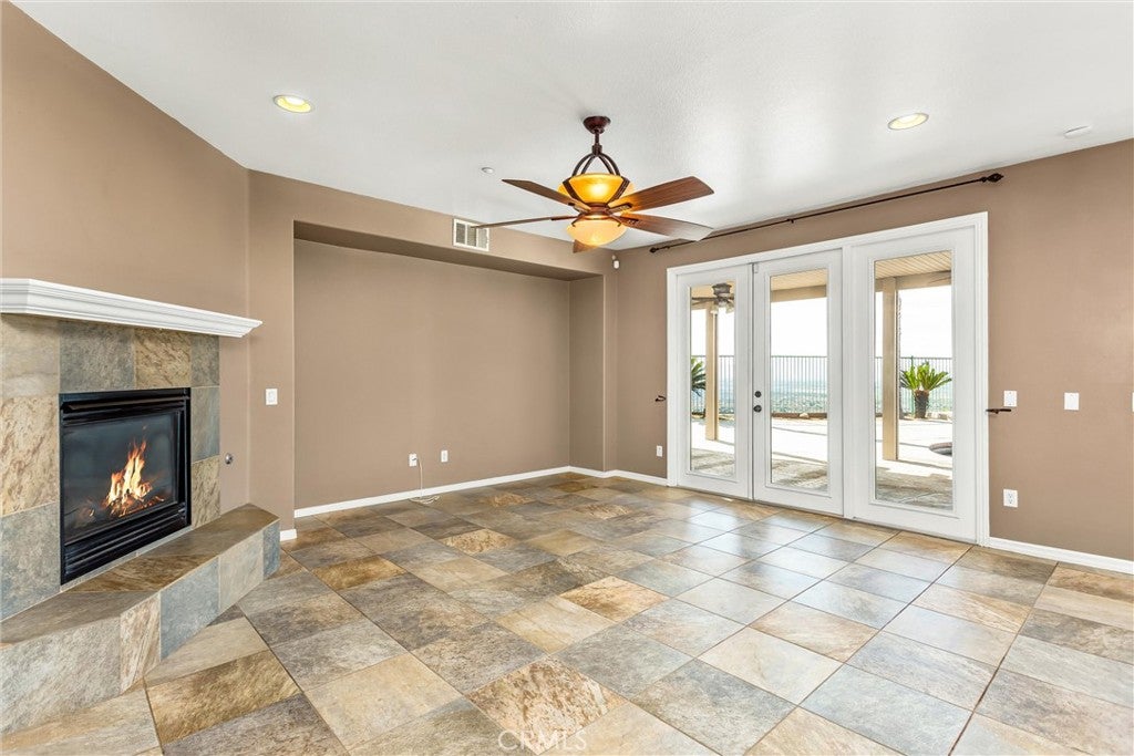 Highland, California, 92346, United States, 5 Bedrooms Bedrooms, ,5 BathroomsBathrooms,Residential,For Sale,1989215