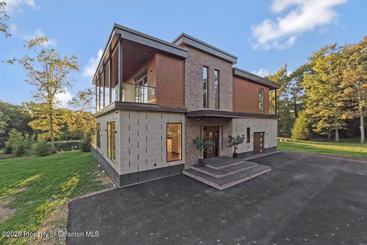 Bear Creek, Pennsylvania, 18602, United States, 4 Bedrooms Bedrooms, ,3 BathroomsBathrooms,Residential,For Sale,2002172