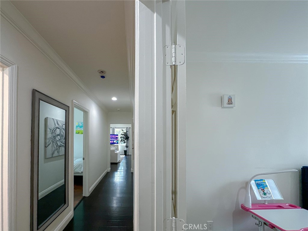 Los Angeles, California, 90043, United States, 3 Bedrooms Bedrooms, ,2 BathroomsBathrooms,Residential,For Sale,1981905