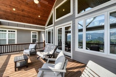 Hiawassee, Georgia, 30546, United States, 3 Bedrooms Bedrooms, ,4 BathroomsBathrooms,Residential,For Sale,1933523