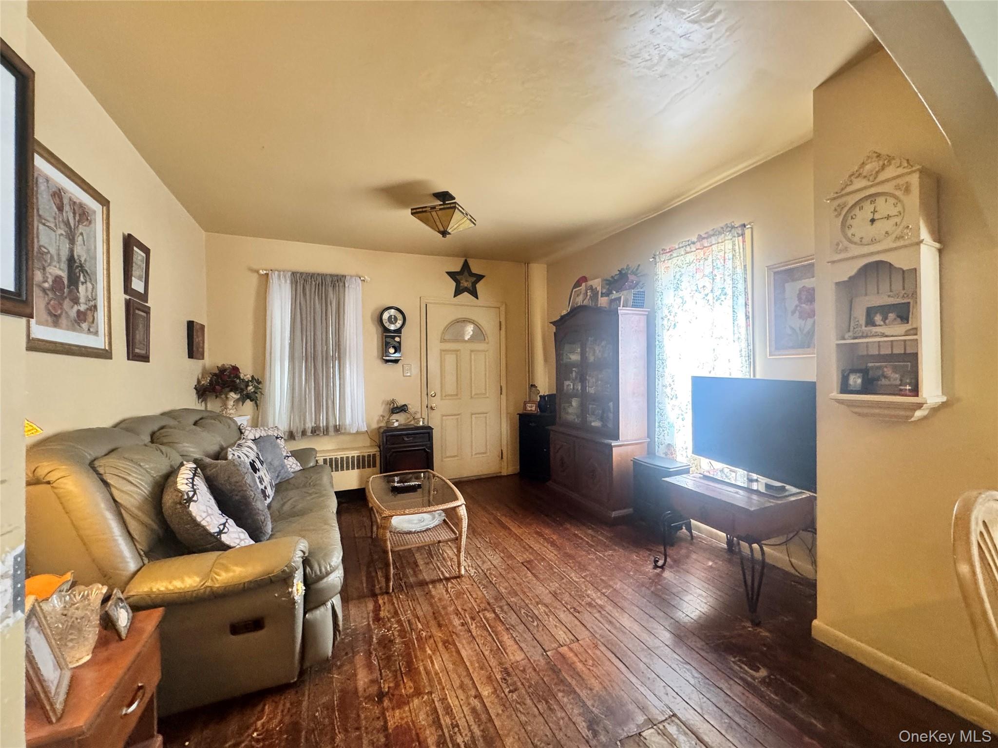 Yonkers, New York, 10701, United States, 4 Bedrooms Bedrooms, ,2 BathroomsBathrooms,Residential,For Sale,1939242