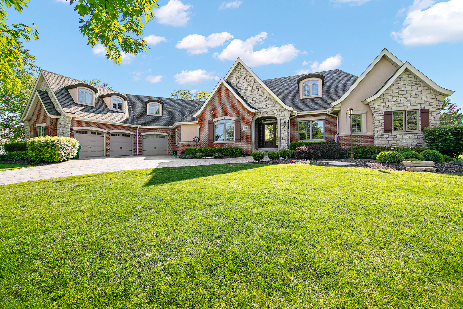 Crystal Lake Dr, Mokena, IL 60448