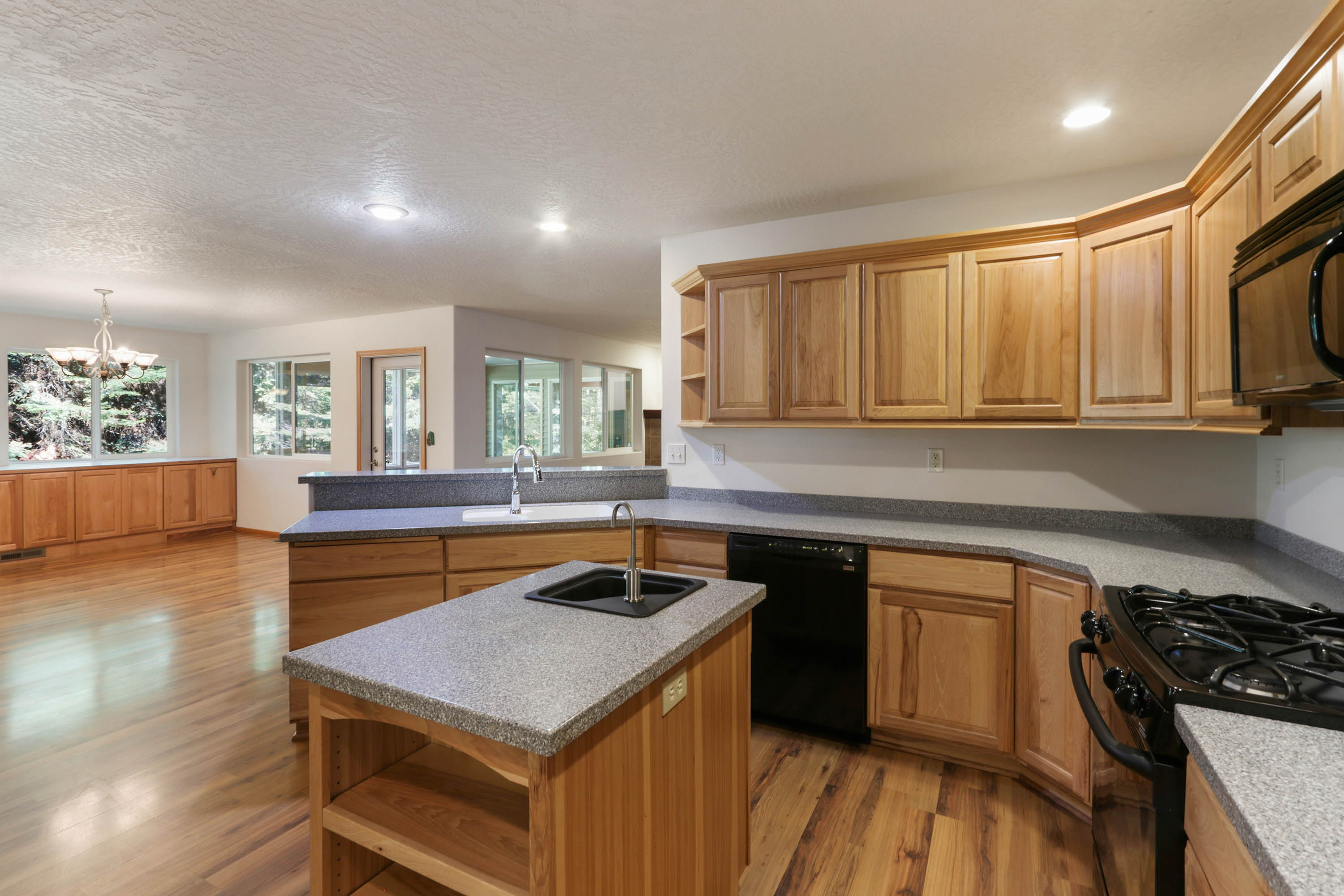 Sandpoint, Idaho, 83864, United States, 3 Bedrooms Bedrooms, ,2 BathroomsBathrooms,Residential,For Sale,1936853